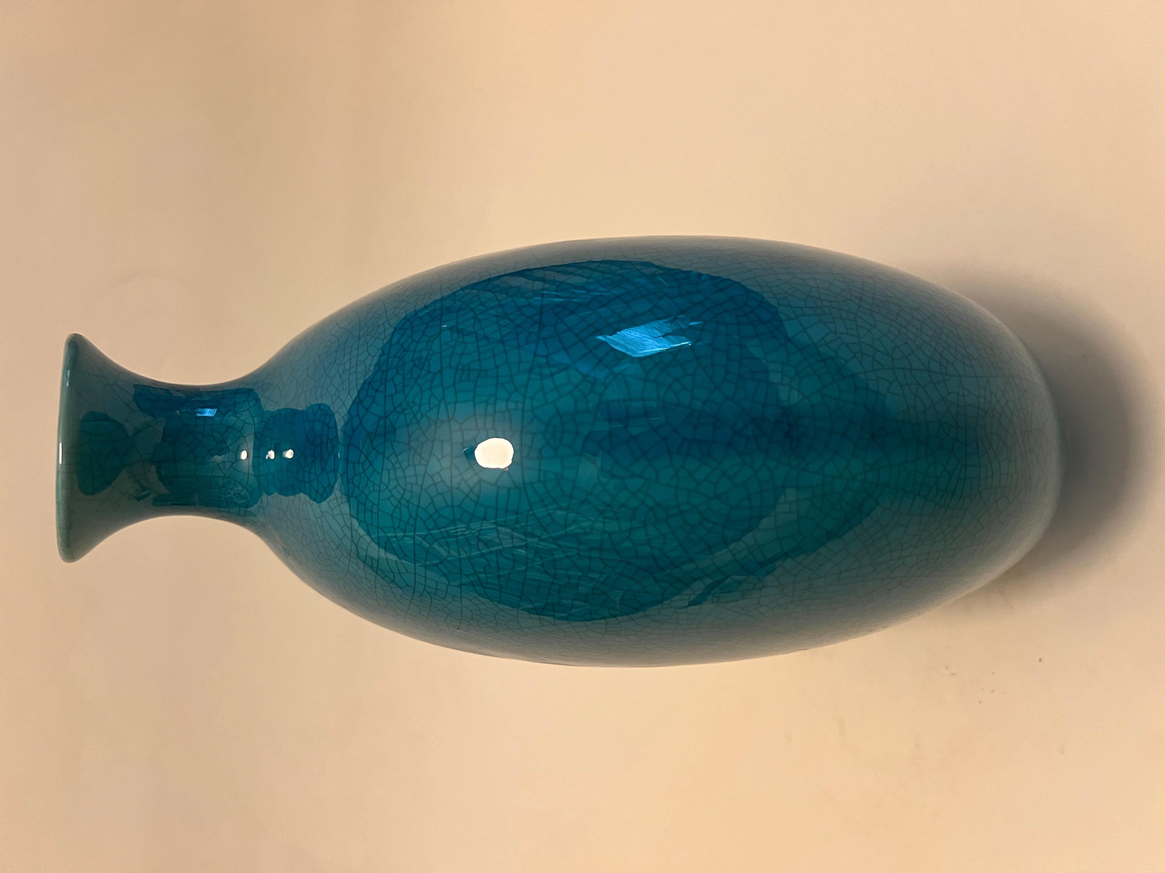 Smaltato Vaso a forma di fiasco in craquelure blu francese in vendita