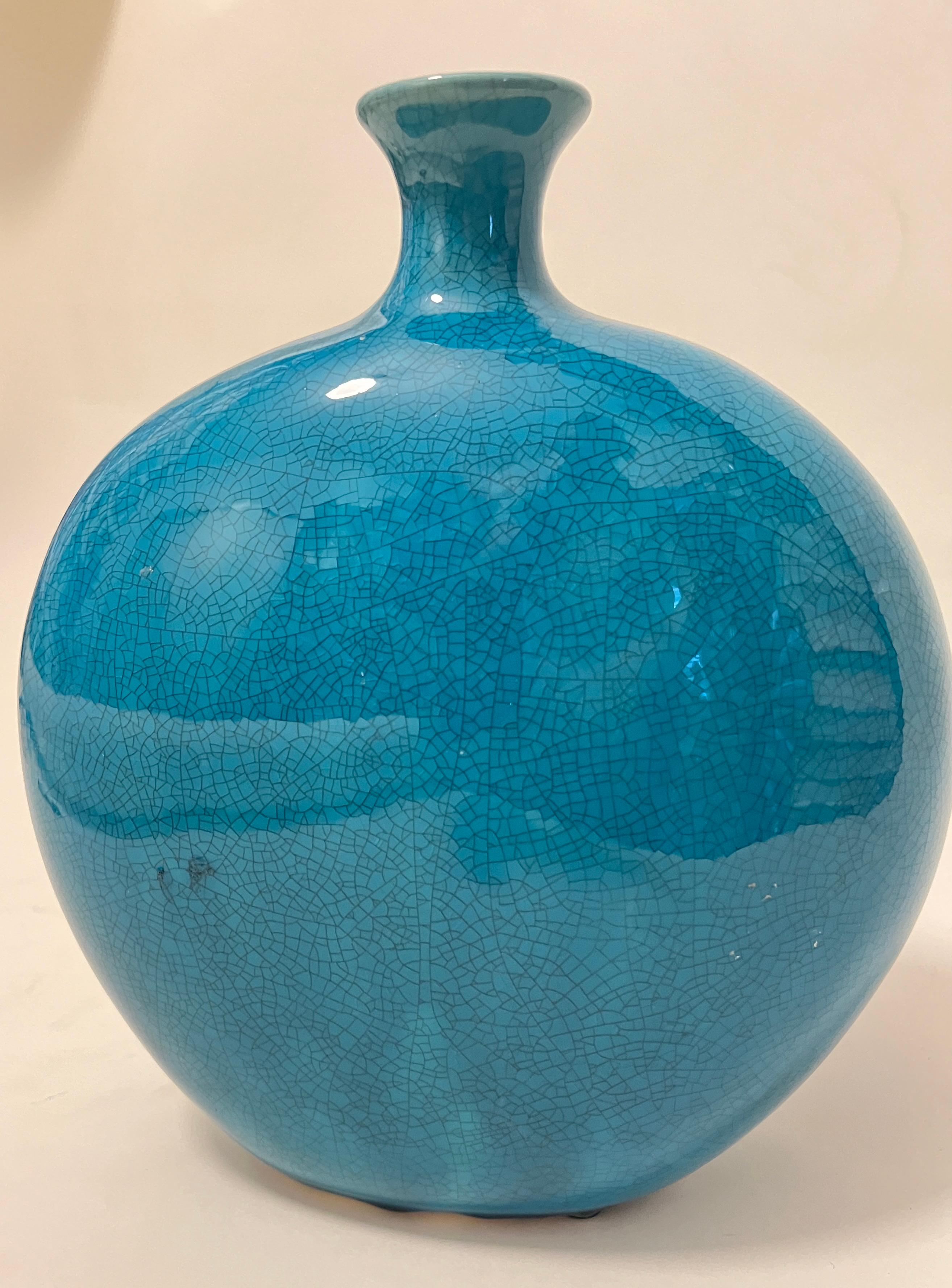 XX secolo Vaso a forma di fiasco in craquelure blu francese in vendita