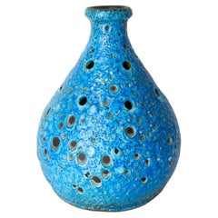 Vase bleu français "Emaux Des Glaciers Cyclope" de Annecy Manufactures, milieu du siècle dernier