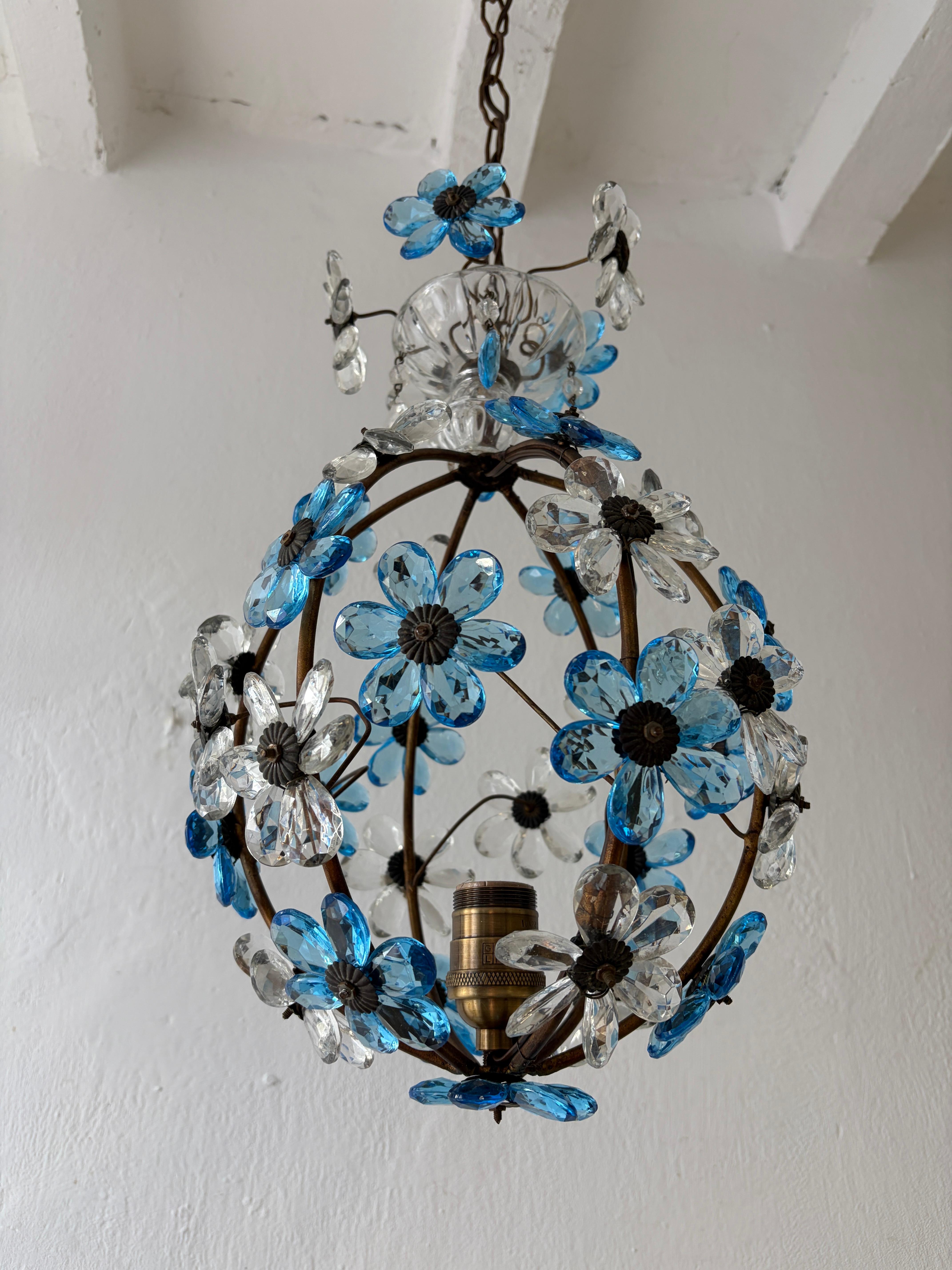 French Blue Flower Ball Crystal Prisms Maison Baguès Style Chandelier, 1920s For Sale 6