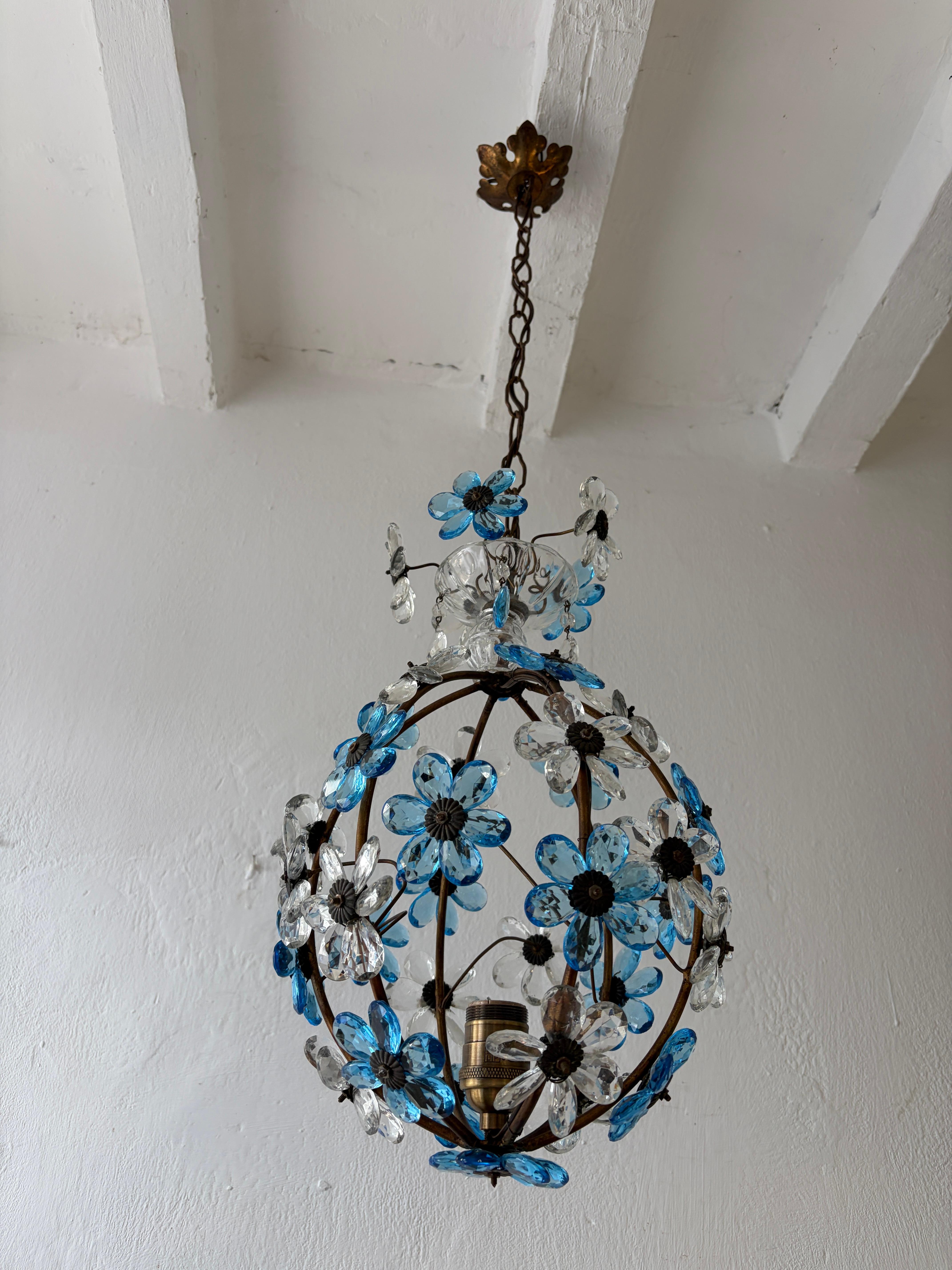 French Blue Flower Ball Crystal Prisms Maison Baguès Style Chandelier, 1920s For Sale 7