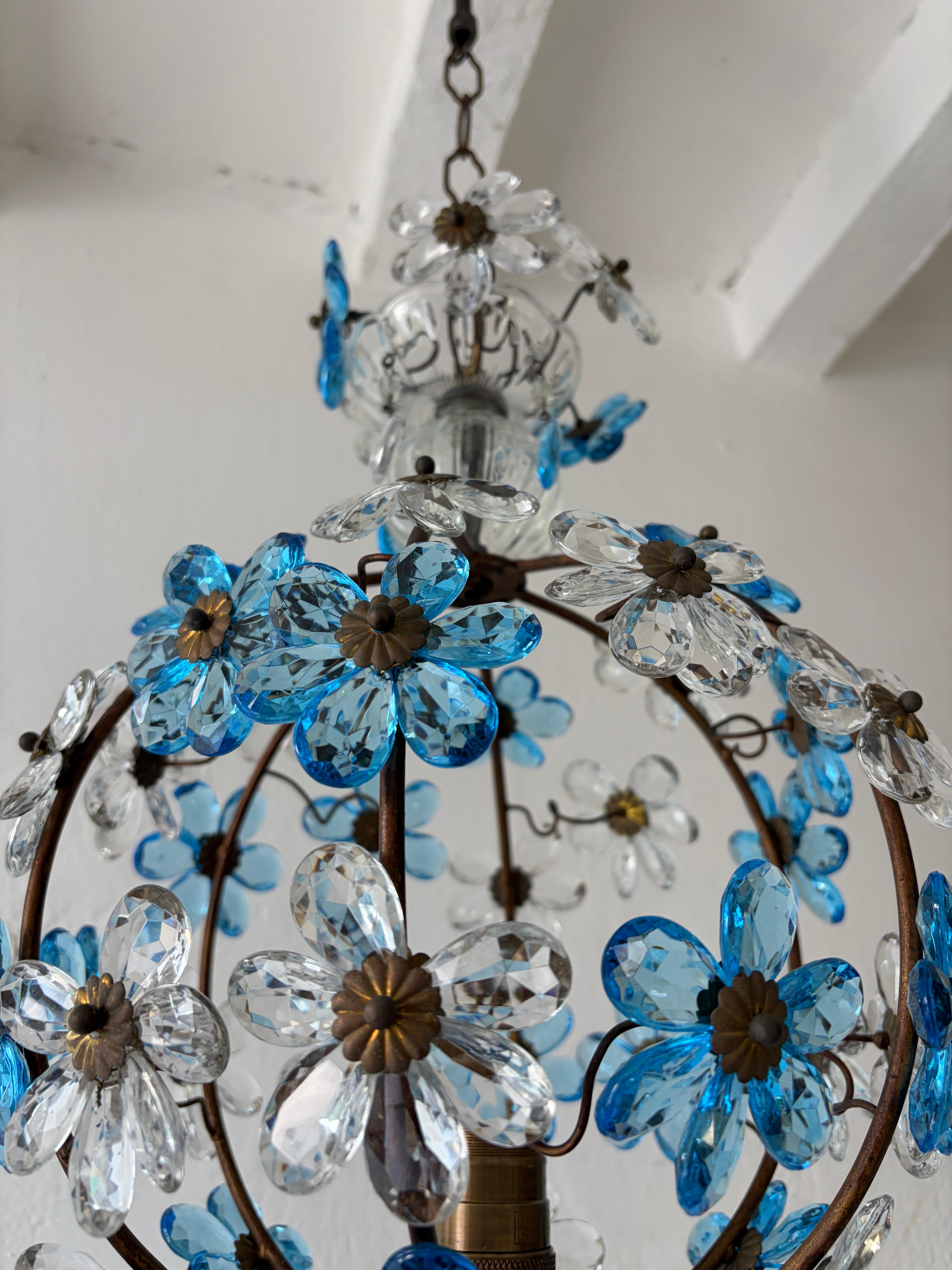 Début du 20ème siècle Lustre de style Maison Baguès à prisme en cristal Ball and Ball Ball bleu, années 1920 en vente