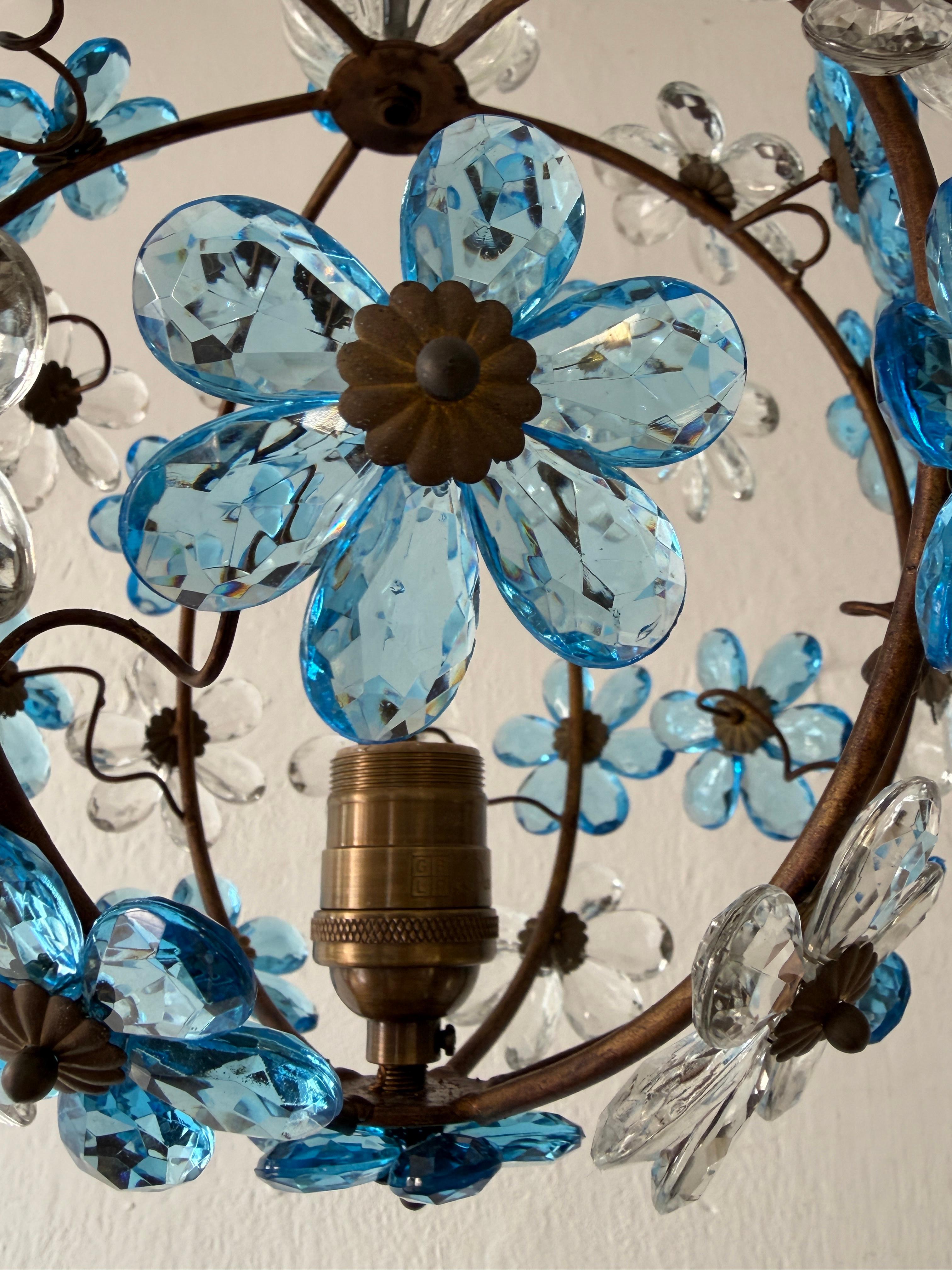 Cristal Lustre de style Maison Baguès à prisme en cristal Ball and Ball Ball bleu, années 1920 en vente