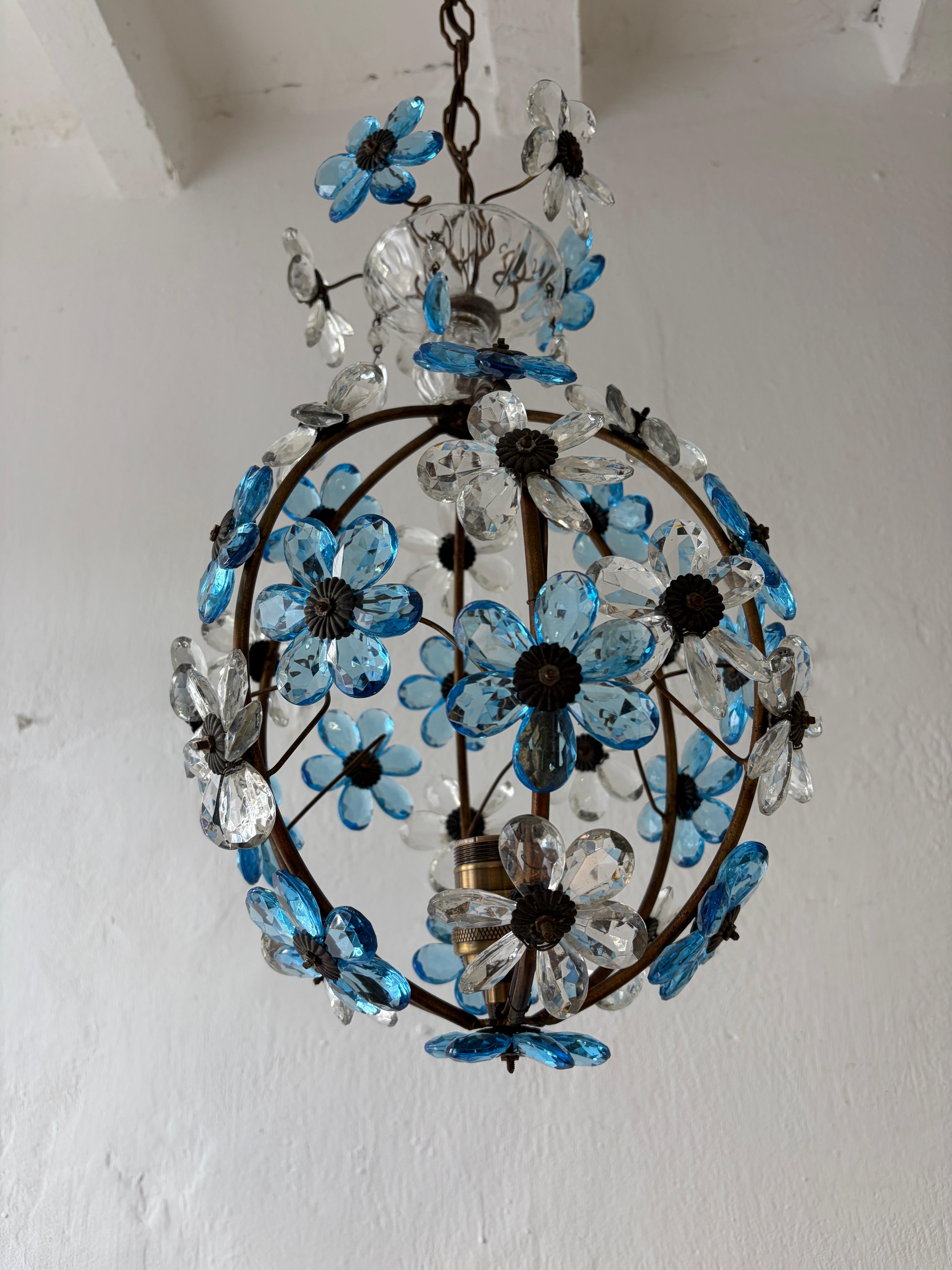 French Blue Flower Ball Crystal Prisms Maison Baguès Style Chandelier, 1920s For Sale 5