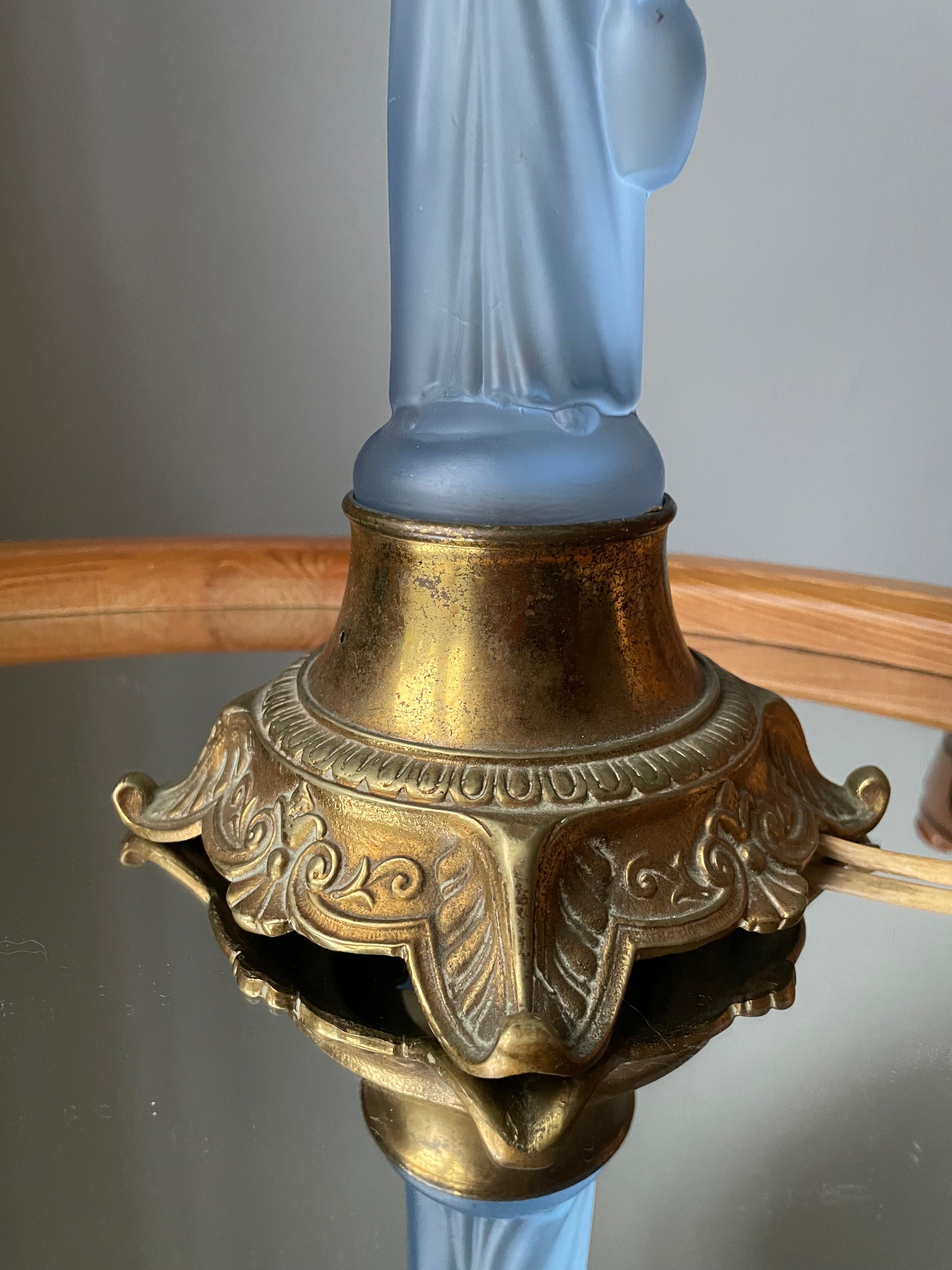 French Art Nouveau Blue Glass Lady Table Lamp, circa 1940s For Sale 1