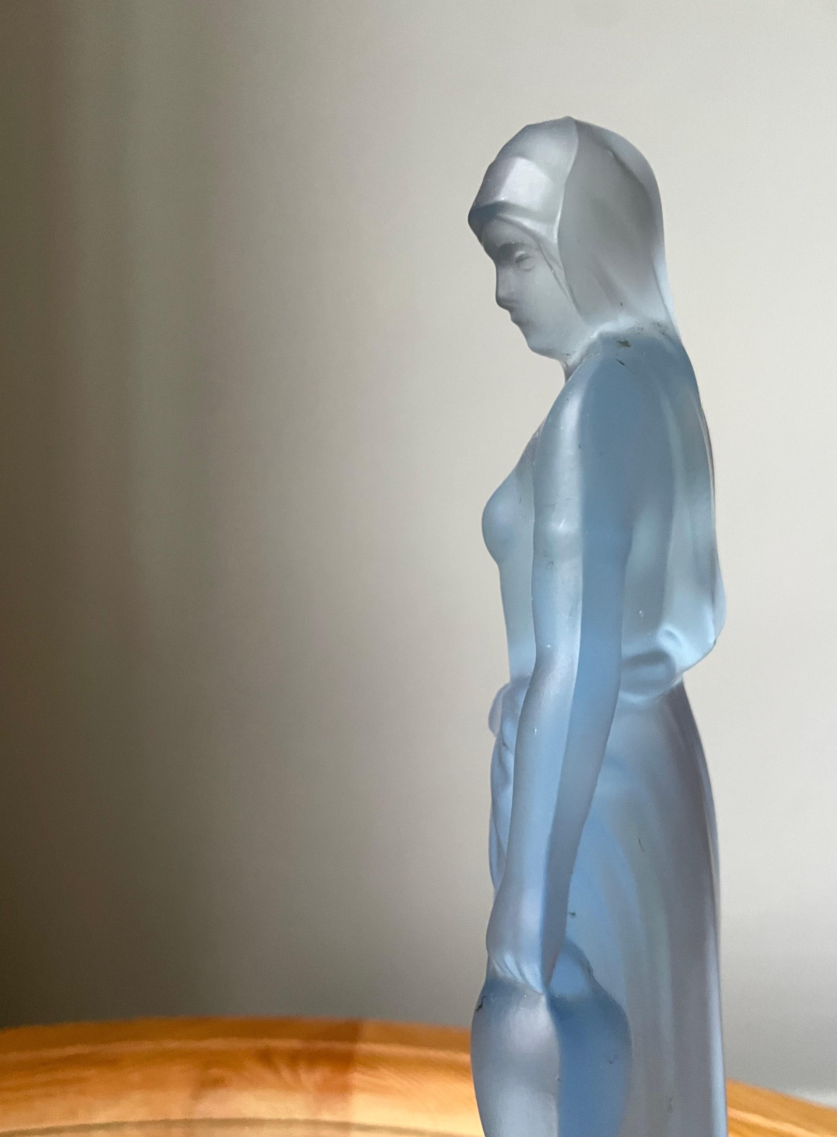 French Art Nouveau Blue Glass Lady Table Lamp, circa 1940s For Sale 2