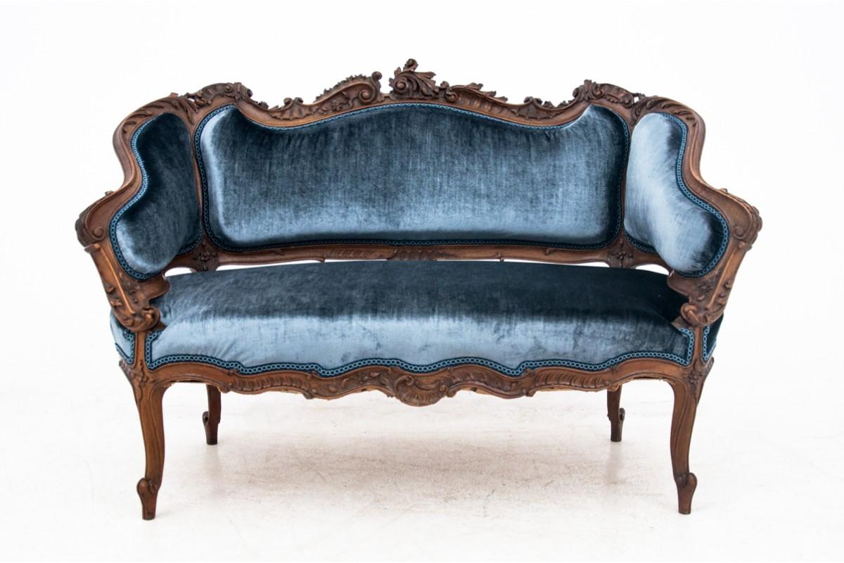 blue victorian couch