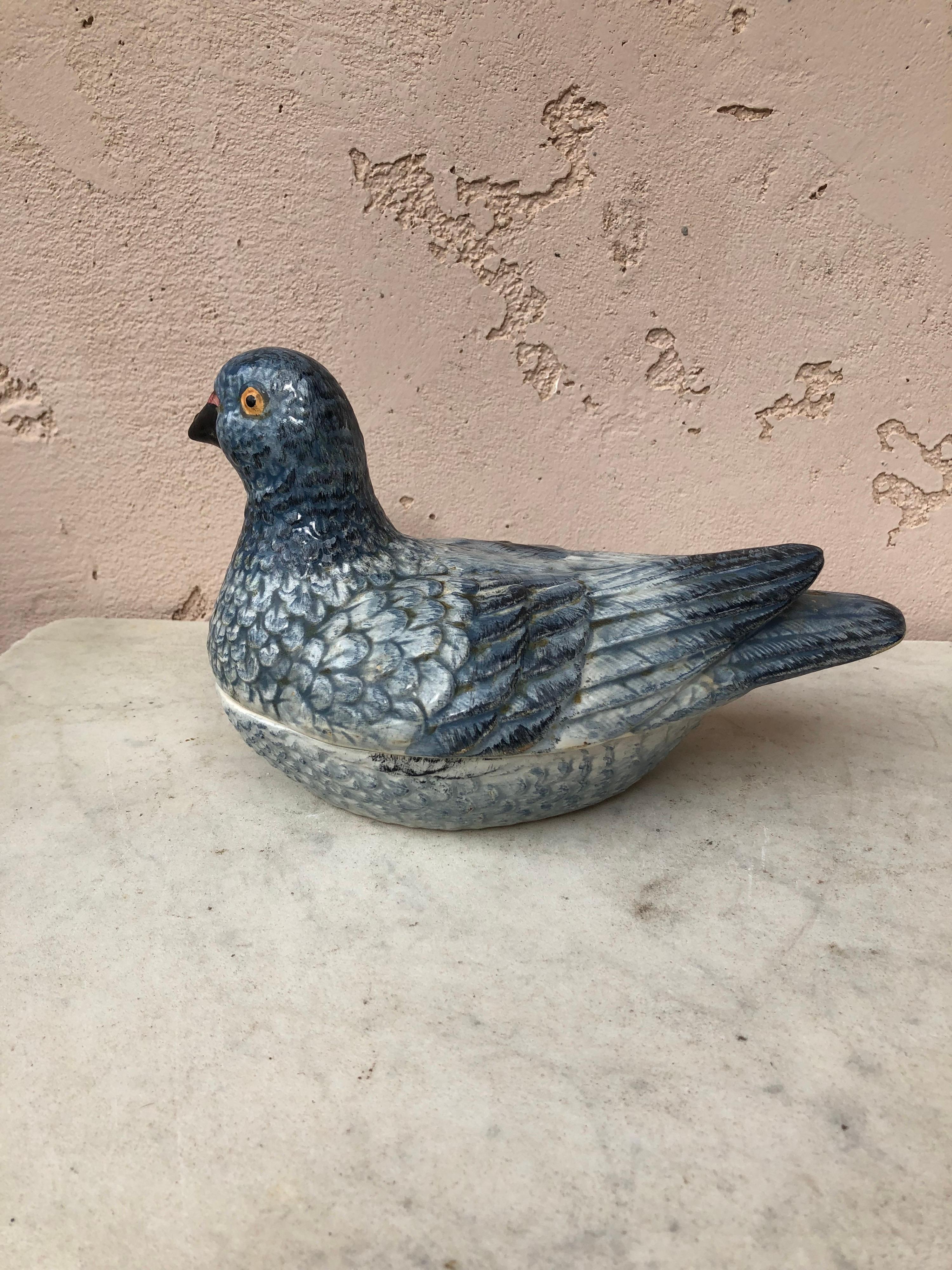 pigeon figurine