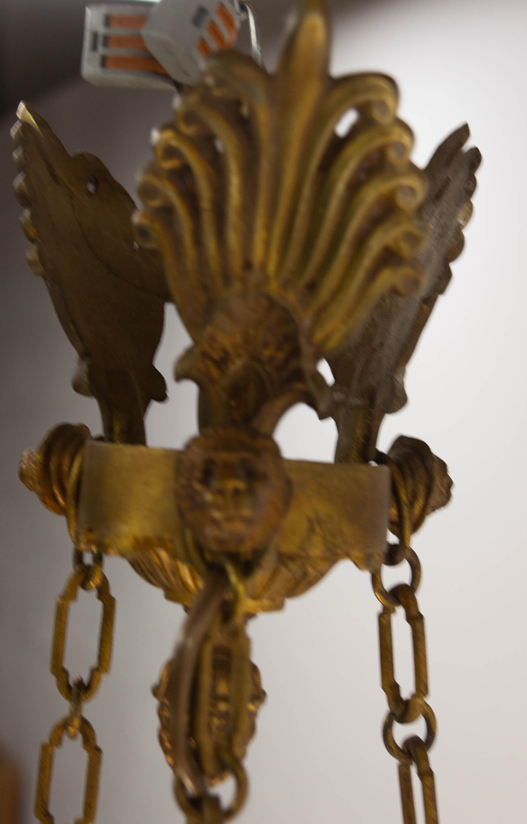 Colgante de techo de metal y latón azul francés estilo Napoleón III, hacia 1960 en venta 5