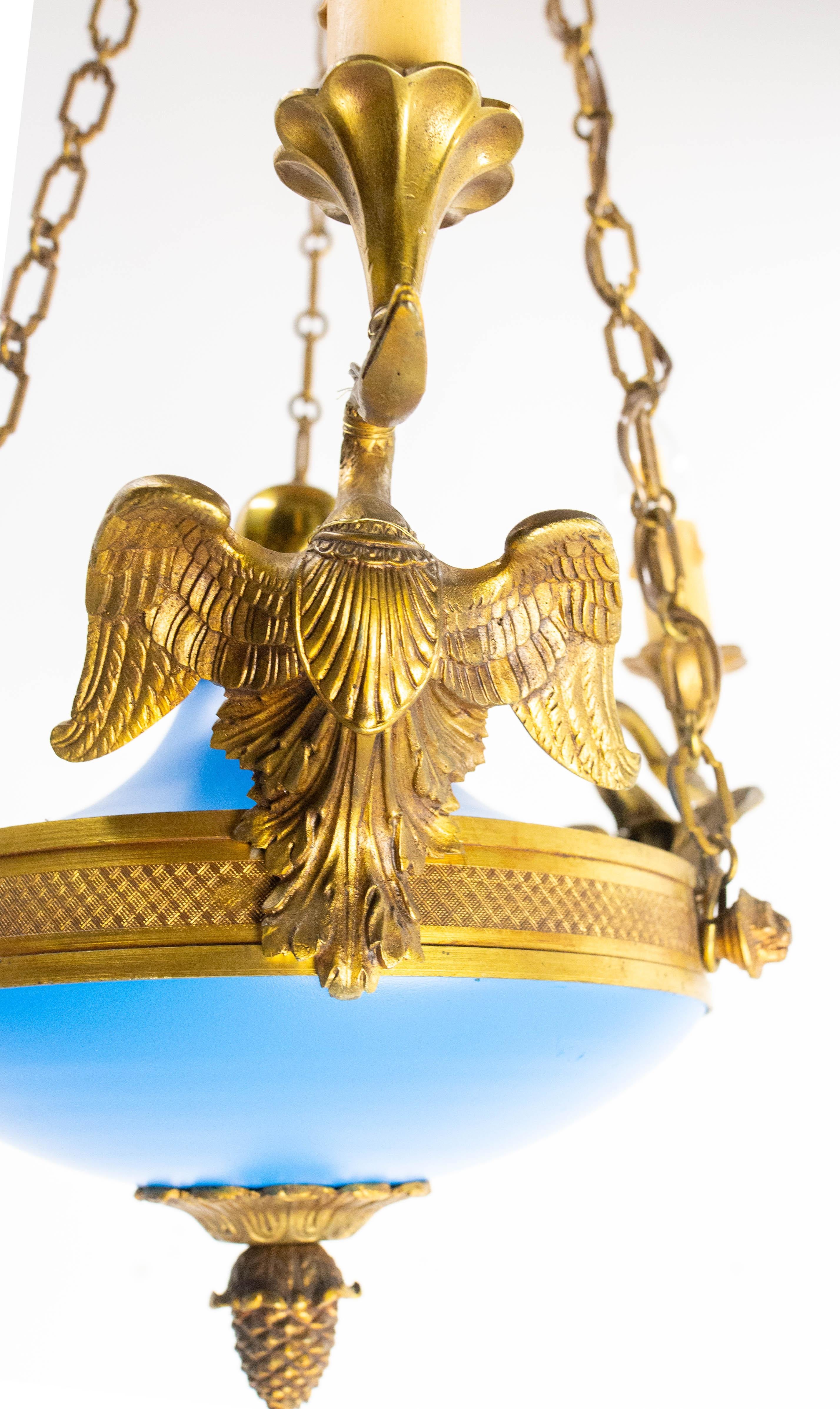 Colgante de techo de metal y latón azul francés estilo Napoleón III, hacia 1960 en venta 8