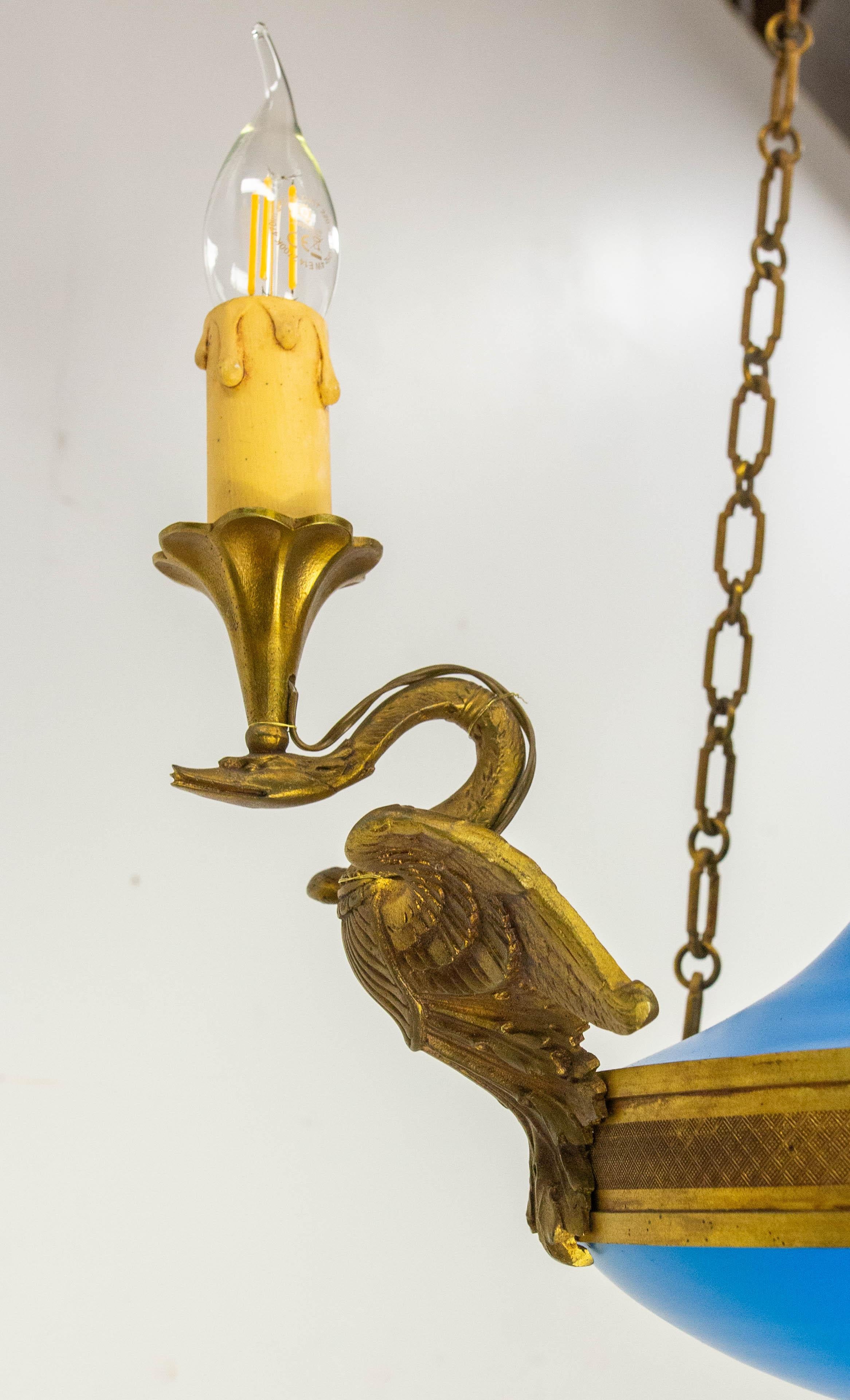 Colgante de techo de metal y latón azul francés estilo Napoleón III, hacia 1960 en venta 9