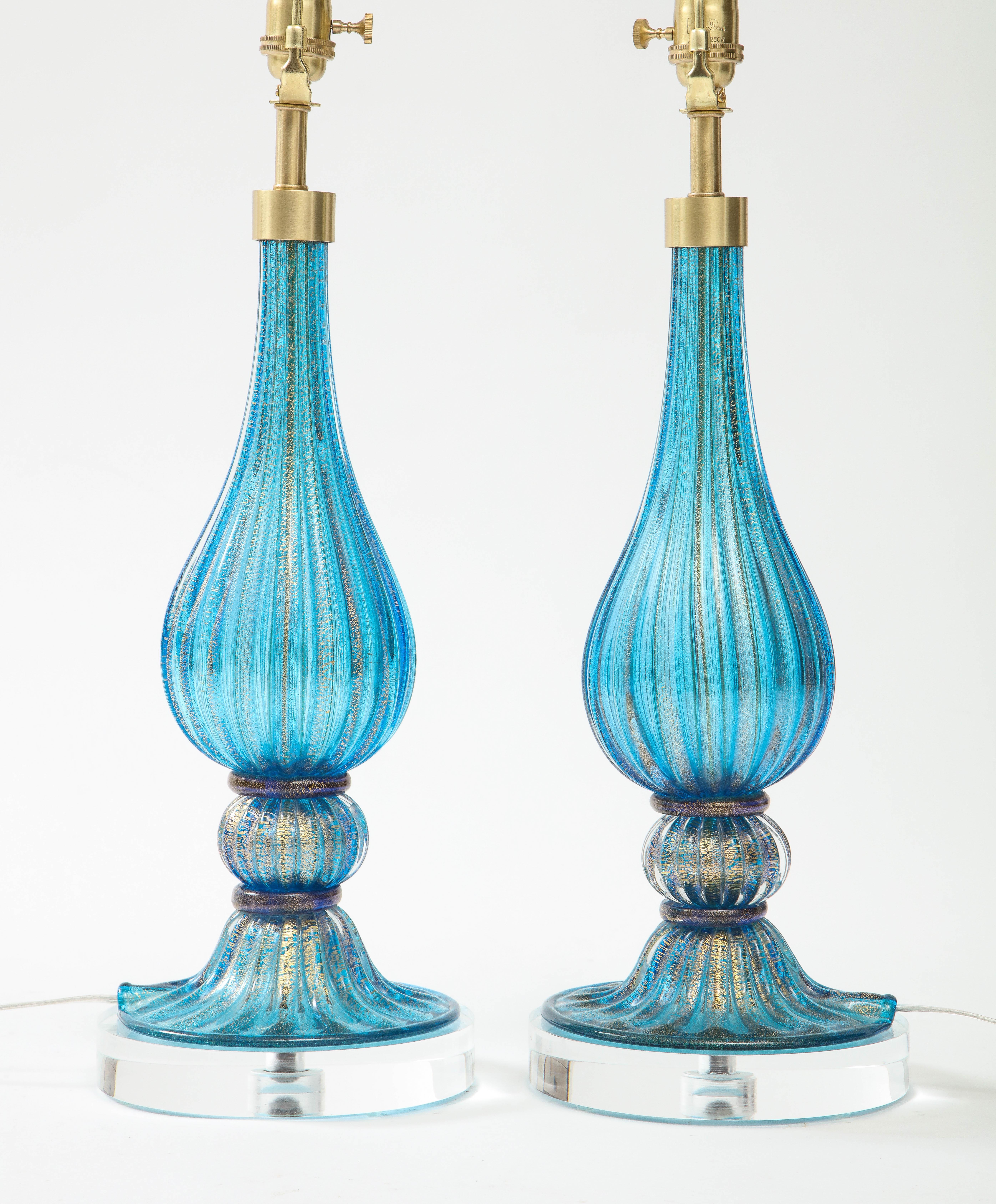 Fait main Lampes en verre de Murano bleu français en vente