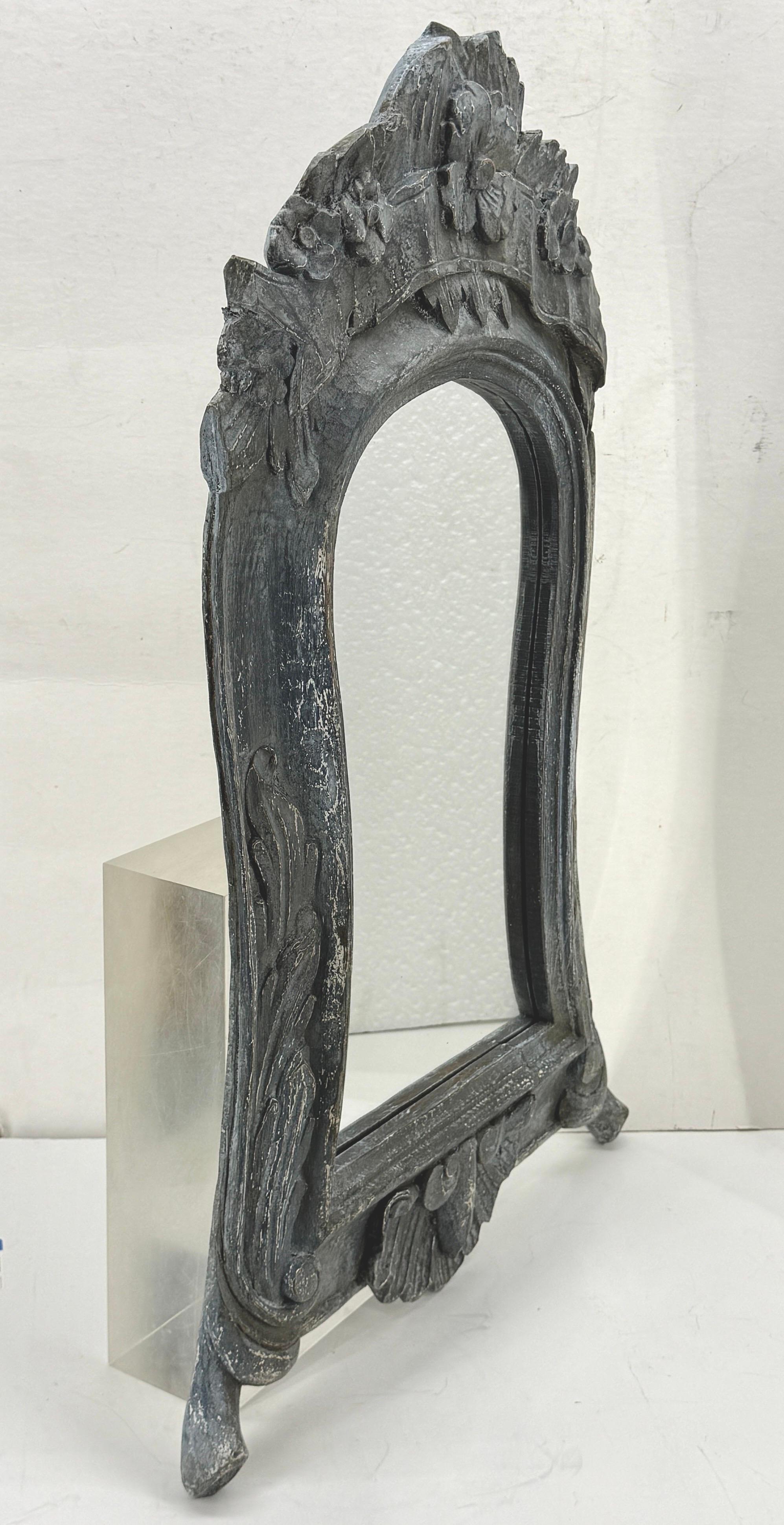 Specchio da parete in legno French Rococo dipinto di blu in vendita 5