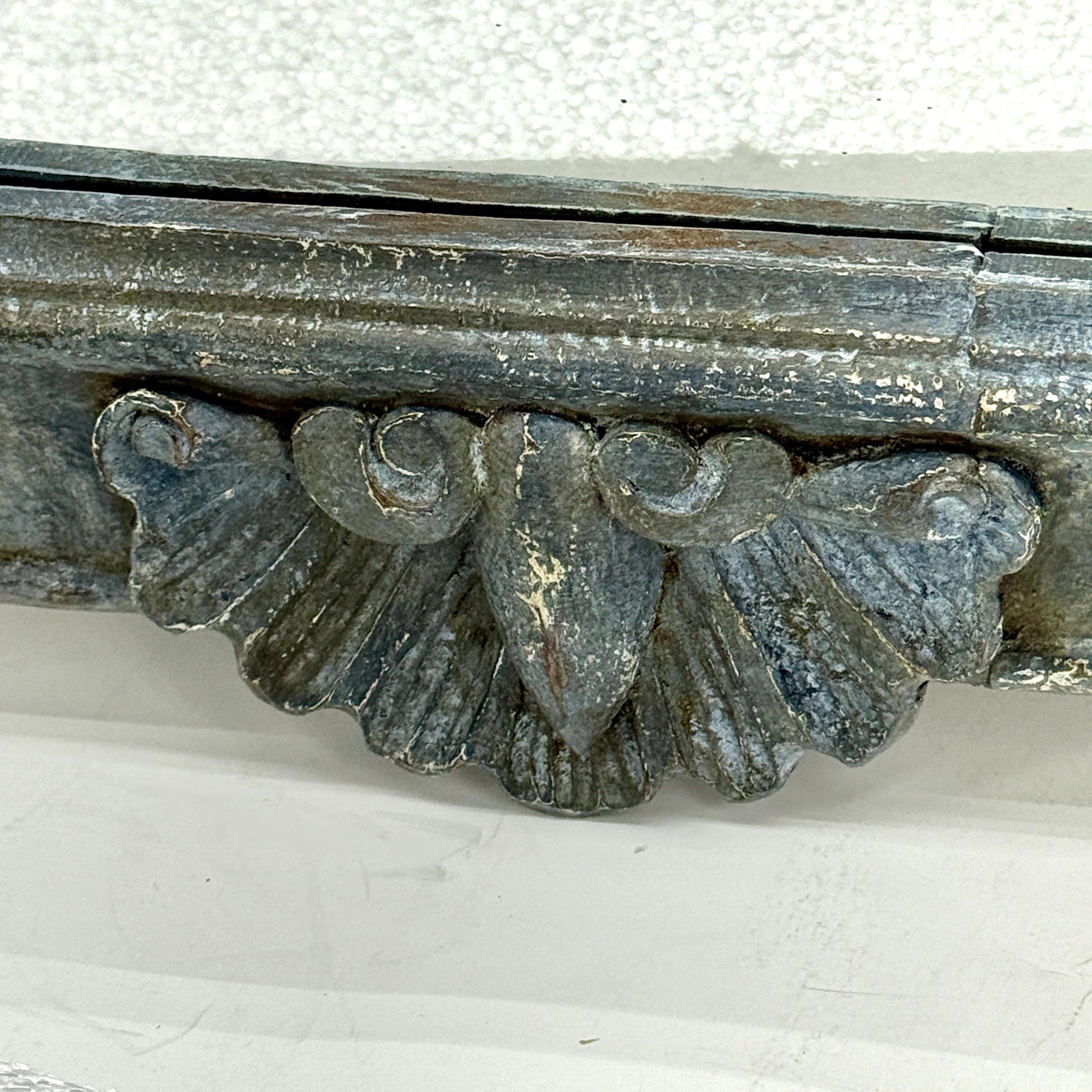 Specchio da parete in legno French Rococo dipinto di blu in vendita 1