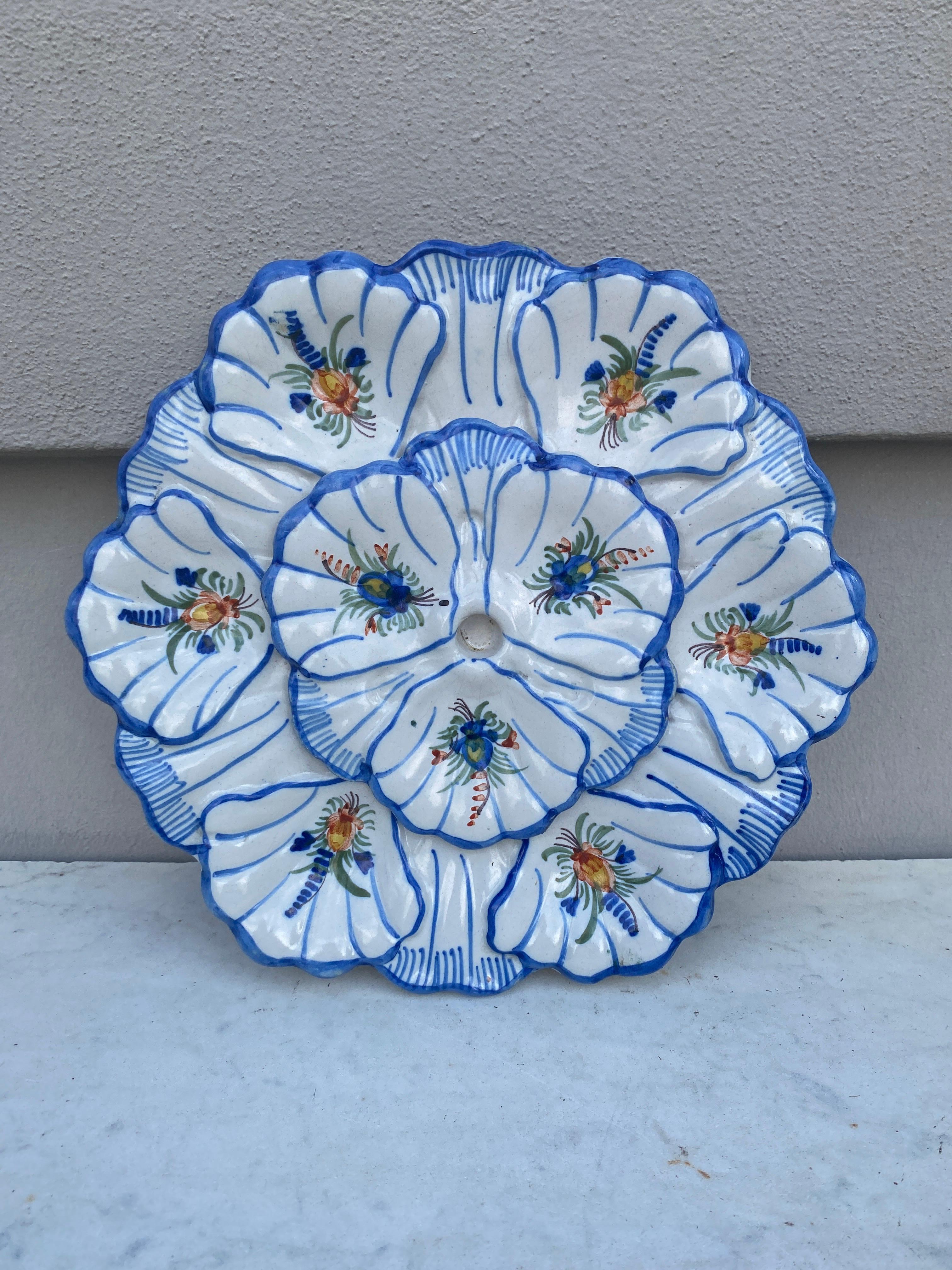 French blue & white Faience oyster platter Moustiers style, circa 1940.
12 inches diameter.