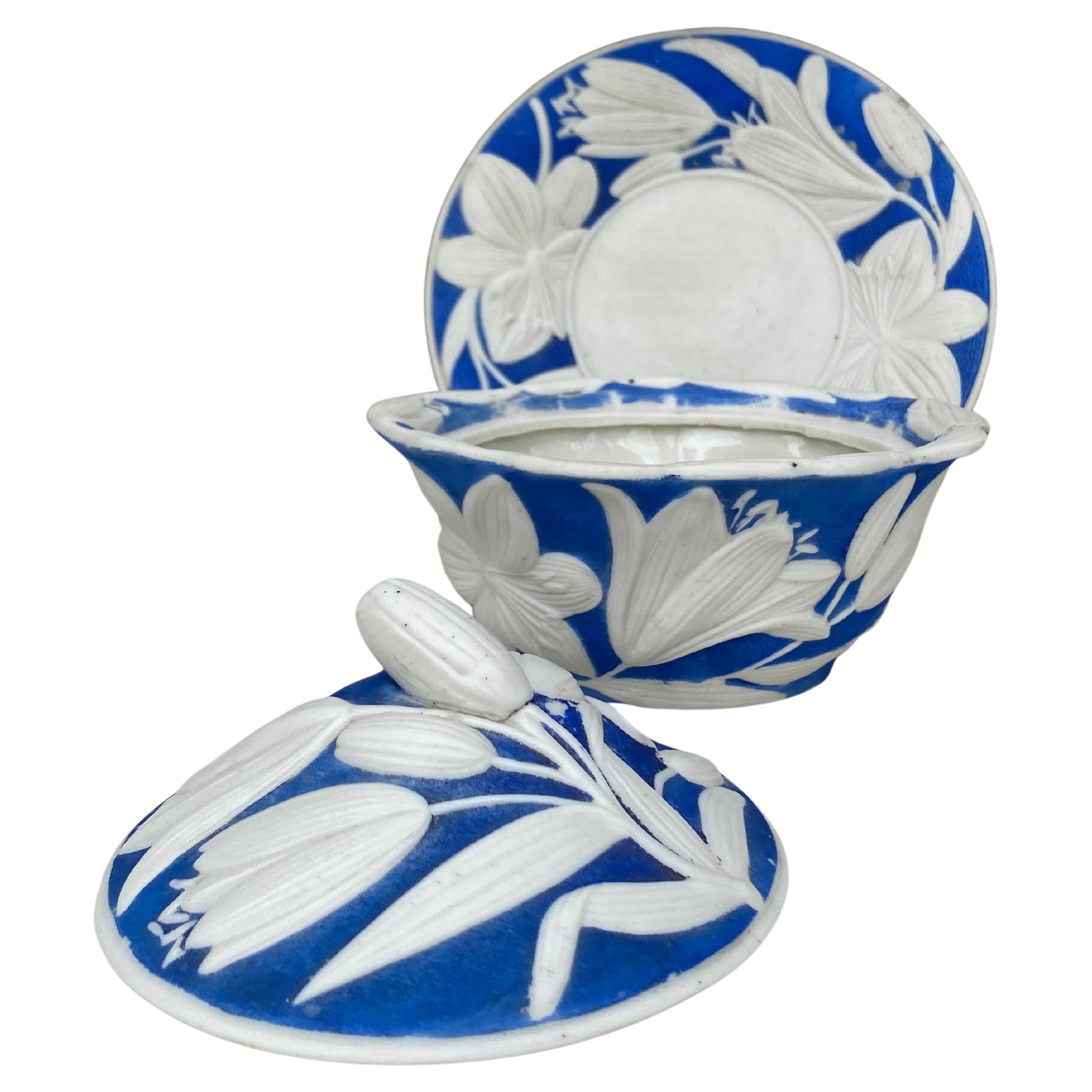 French Blue & White Faience Tureen Creil et Montereau, Circa 1890 In Good Condition For Sale In Austin, TX