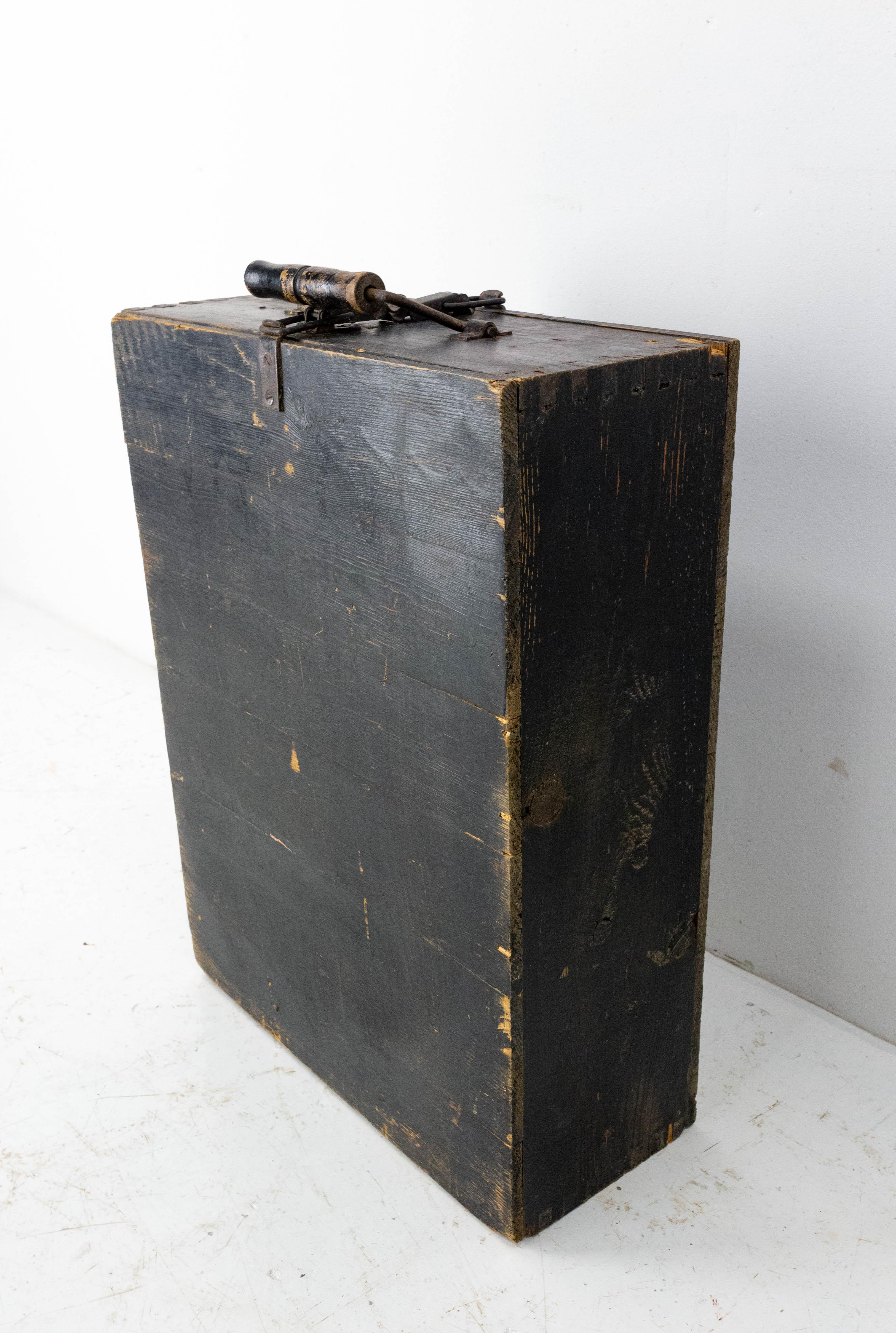 European French Boarding Student Suit Case Napoleon III Style Pine, circa 1900 For Sale