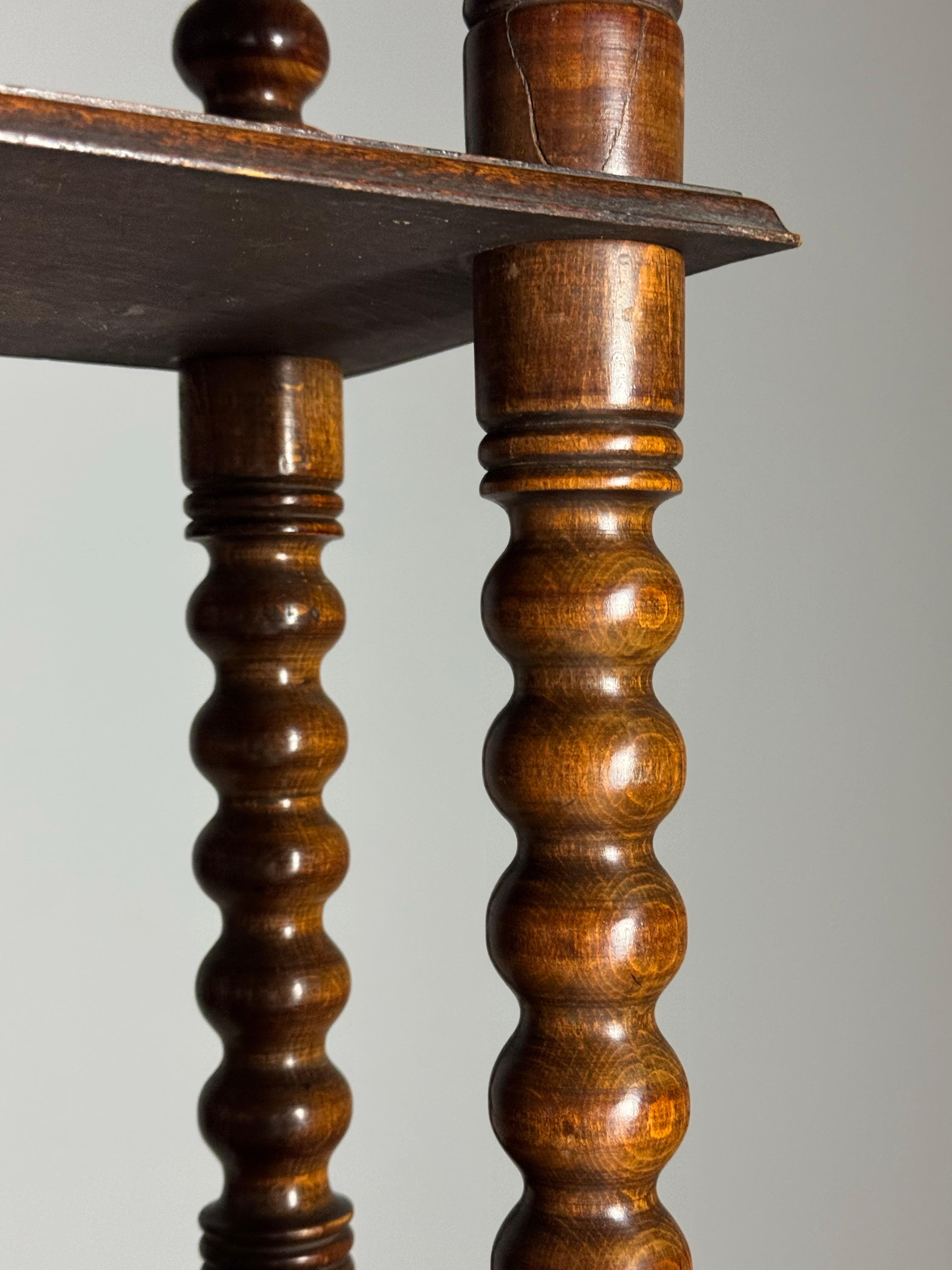French Bobbin Bookcase ca. 1900 In Good Condition For Sale In MILL, NL