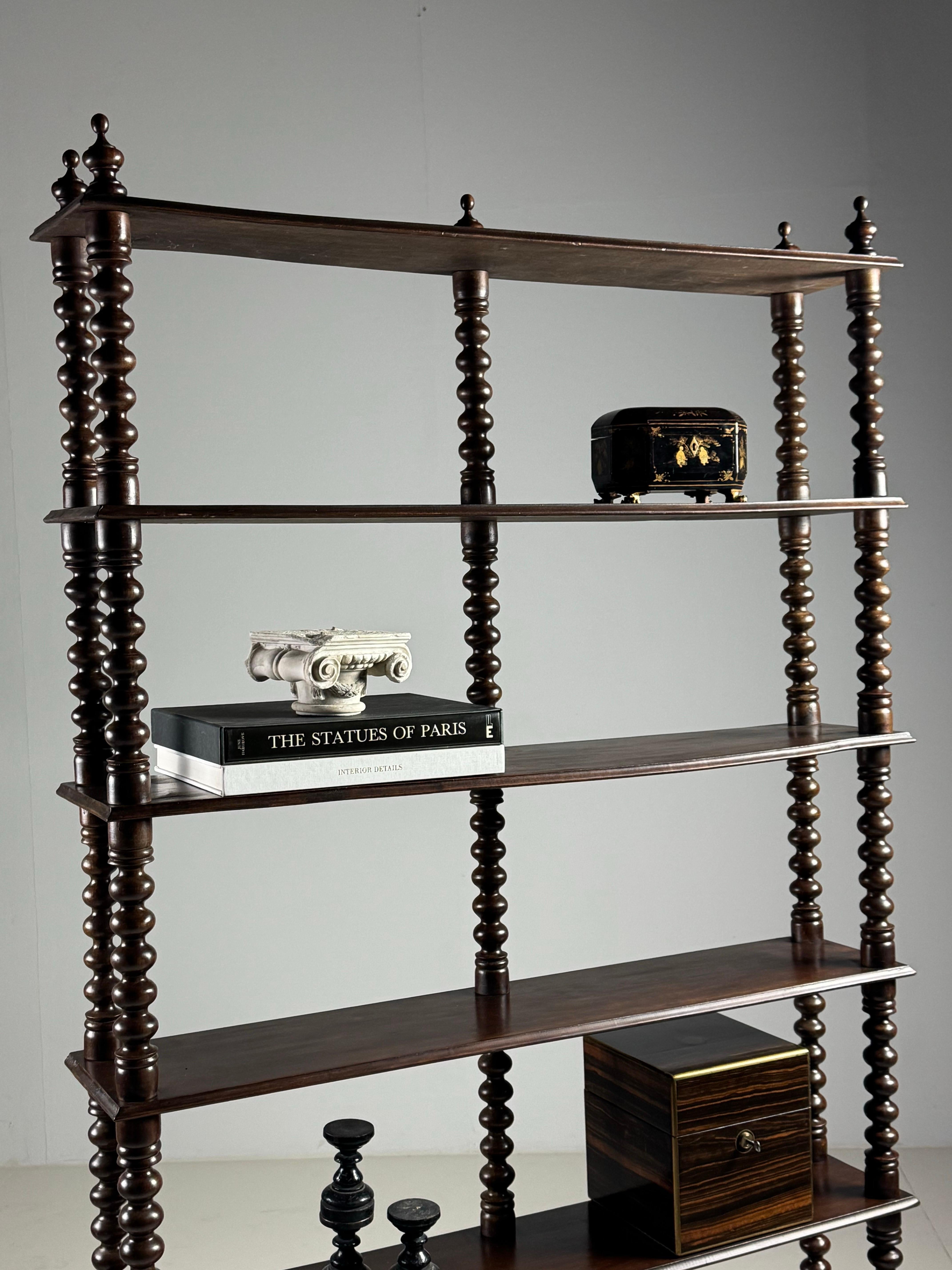 Libreria francese Bobbin dell'inizio del XX secolo in vendita 8