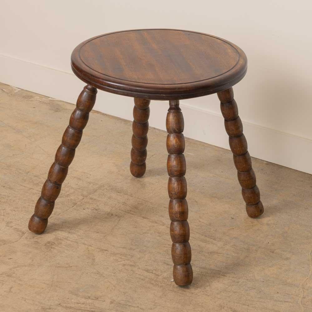 Französischer Beistelltisch aus Bobbin-Holz (Mahagoni) im Angebot