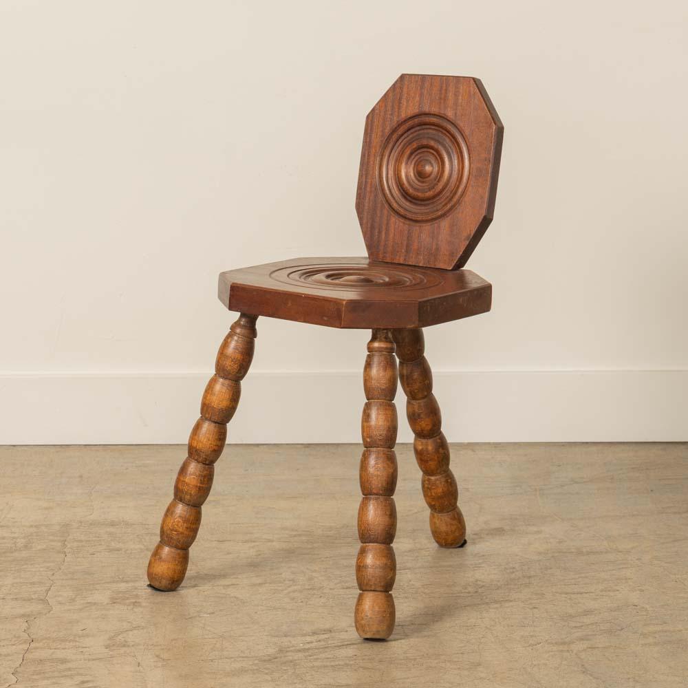 Bois Chaise tripode en Bobbin Wood par Charles Dudouyt en vente