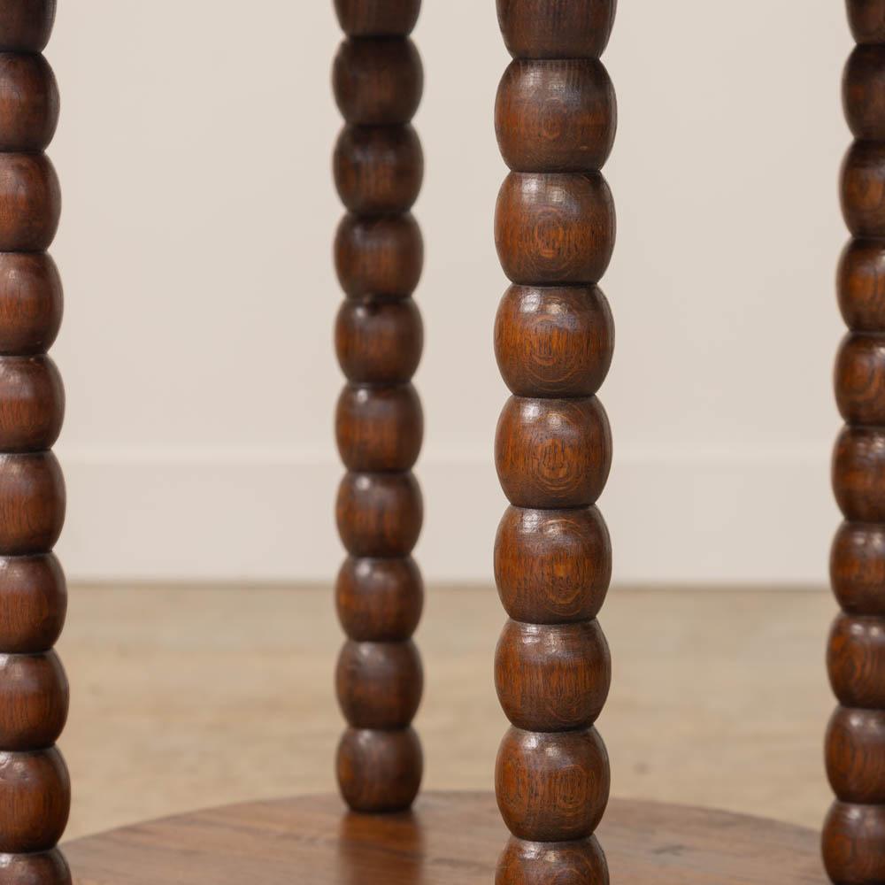 Table d'appoint à deux niveaux en bois Bobbin français en vente 4