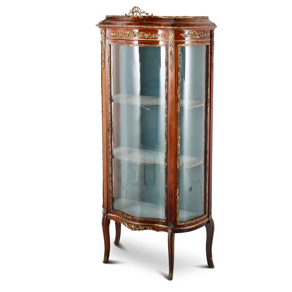 French Bombe Louis XV-Style Vitrine China Cabinet In Good Condition In Vancouver, British Columbia