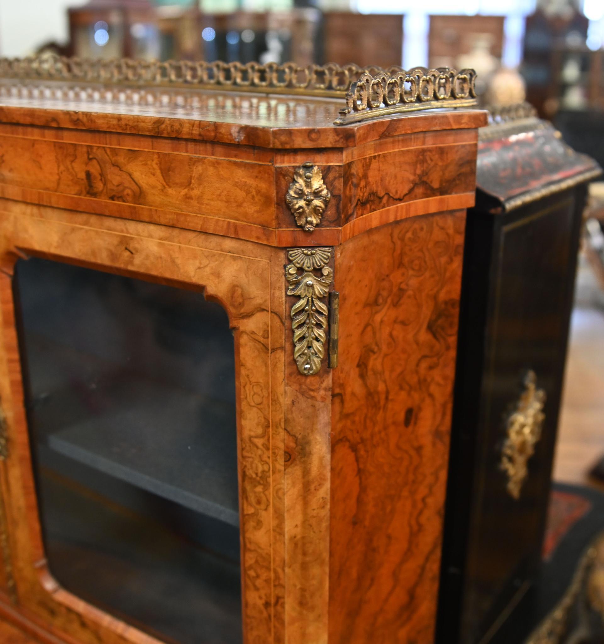 Bureau français Bonheur de Jour Noyer 1840 en vente 3