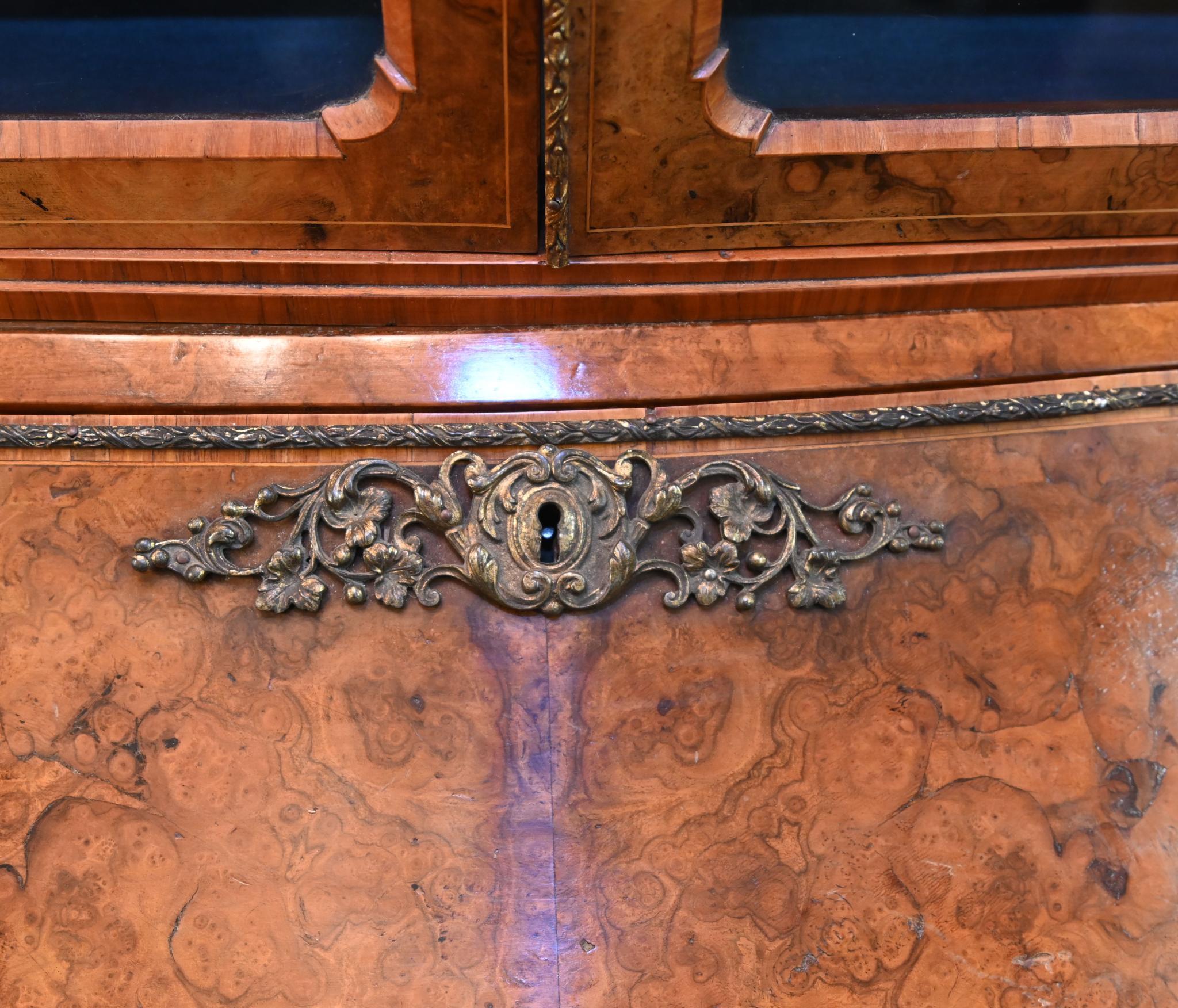 Bureau français Bonheur de Jour Noyer 1840 en vente 4