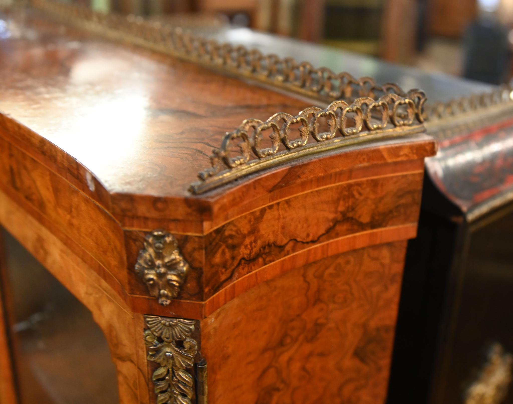 Bureau français Bonheur de Jour Noyer 1840 en vente 5