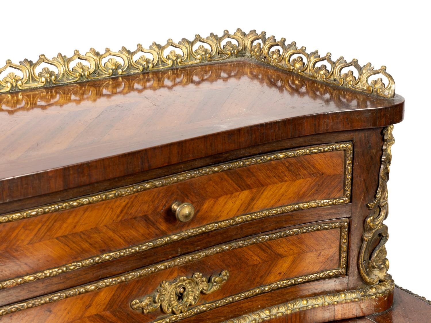 French Bonheur du Jour 19th Century, Louis XV For Sale 3