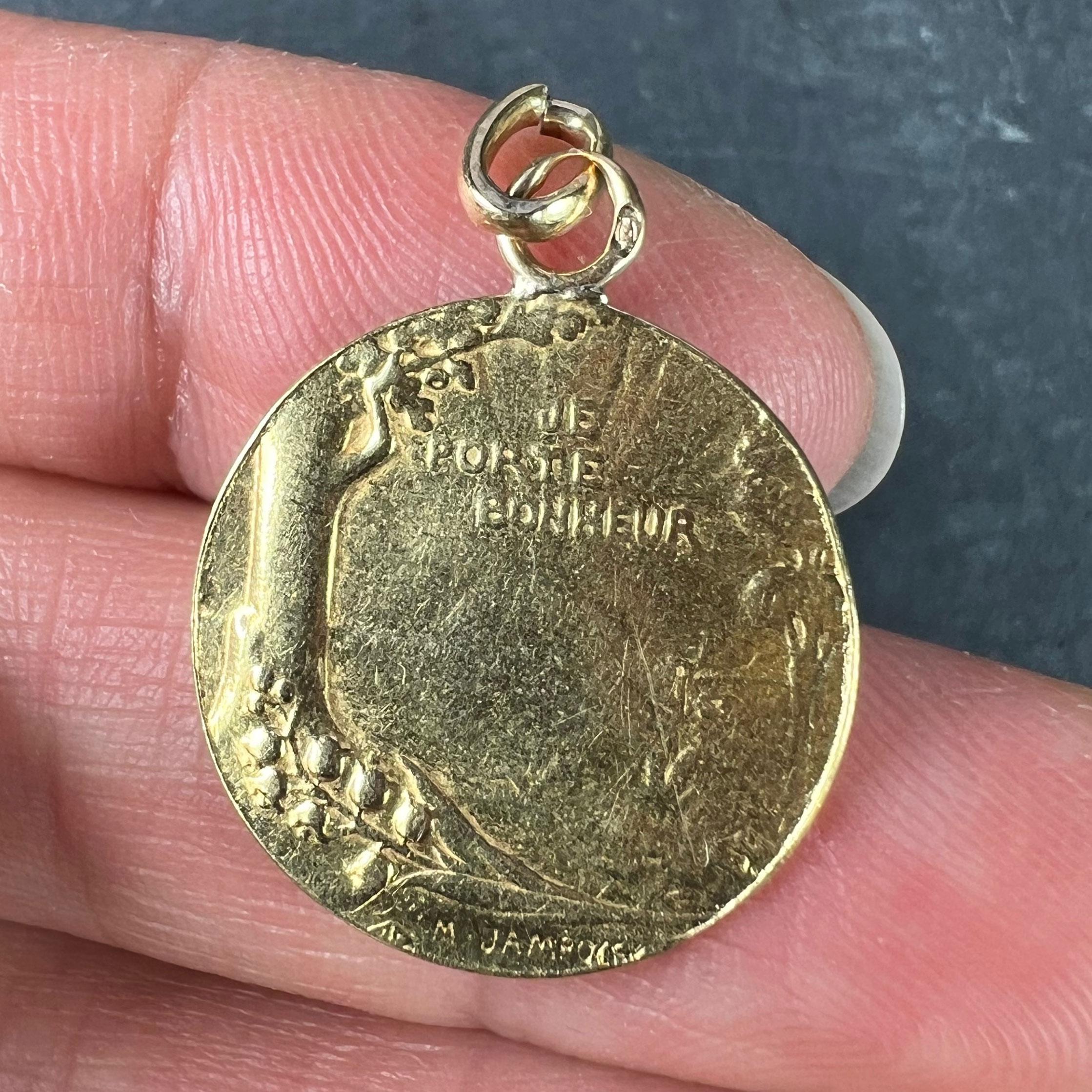French Bonheur Good Luck 18K Yellow Gold Lucky Charm Medal Pendant For Sale 1