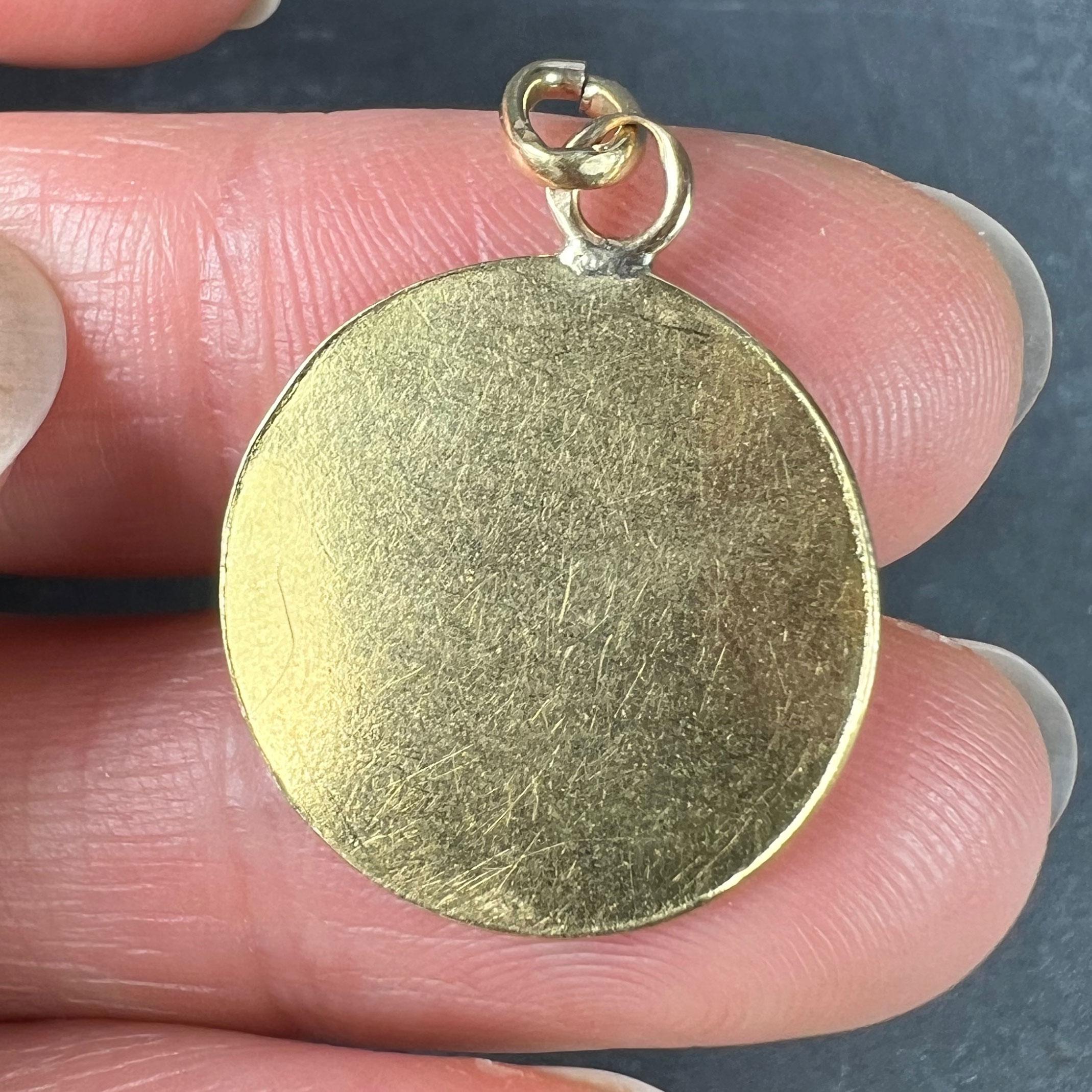 French Bonheur Good Luck 18K Yellow Gold Lucky Charm Medal Pendant For Sale 5