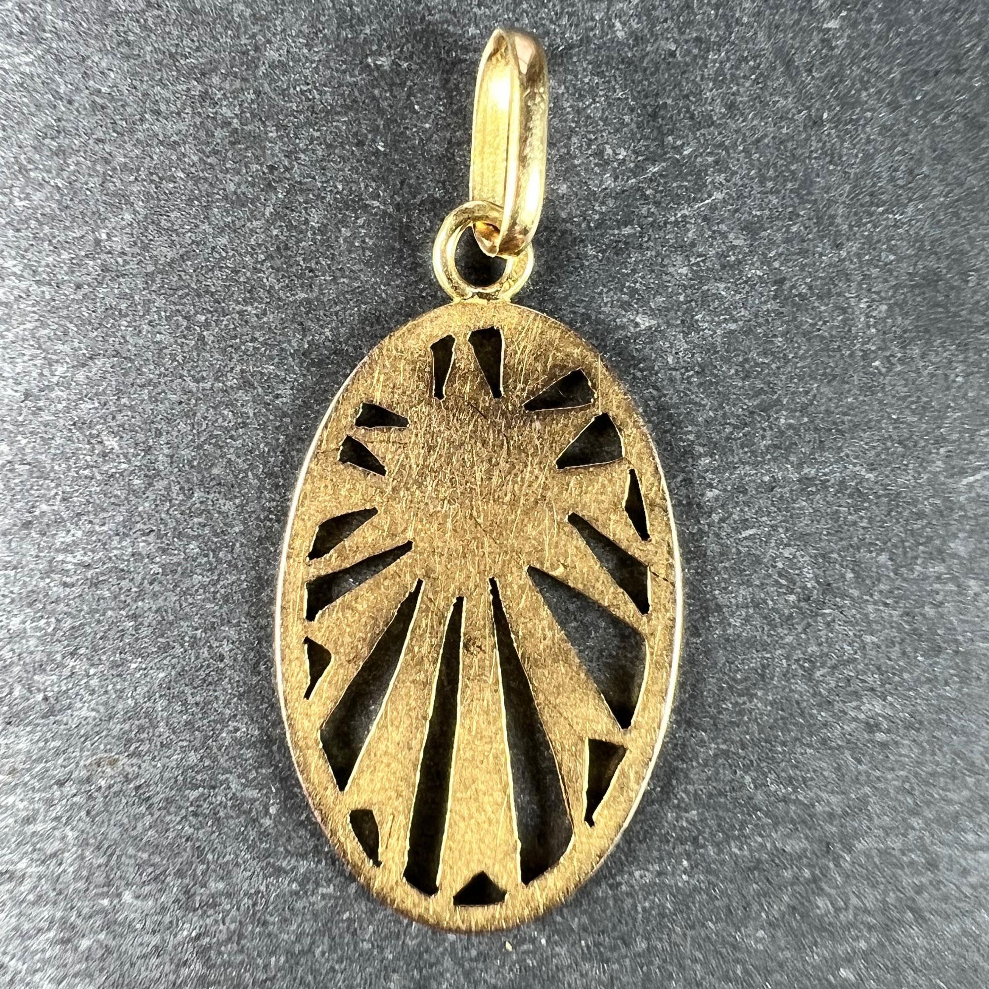 French Bonheur Lucky Star Good Luck 18K Yellow Gold Enamel Charm Pendant In Good Condition For Sale In London, GB