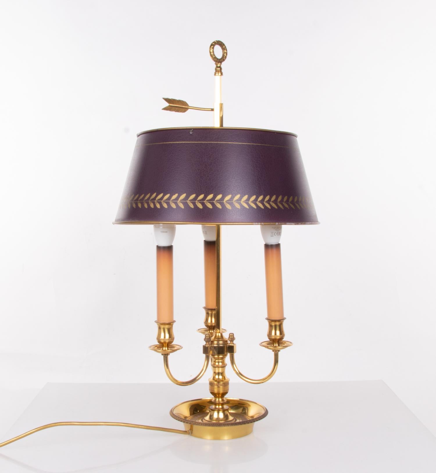French Bonze & Tole Louis XV Style Bouillotte Lamp In Good Condition For Sale In Niederdorfelden, Hessen