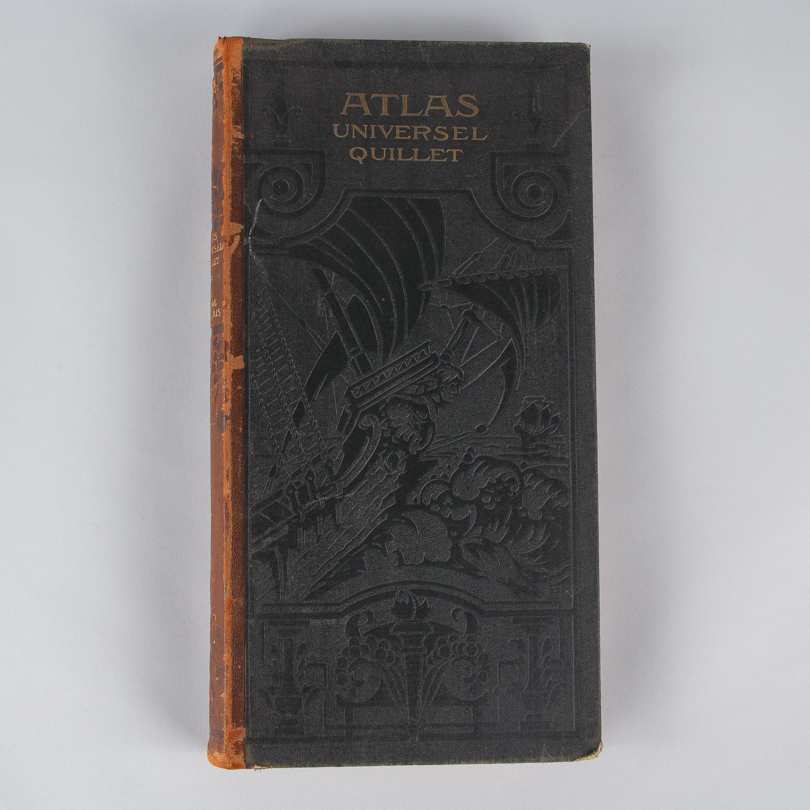 French Book Atlas Universel Quillet, 1923 In Good Condition For Sale In Austin, TX