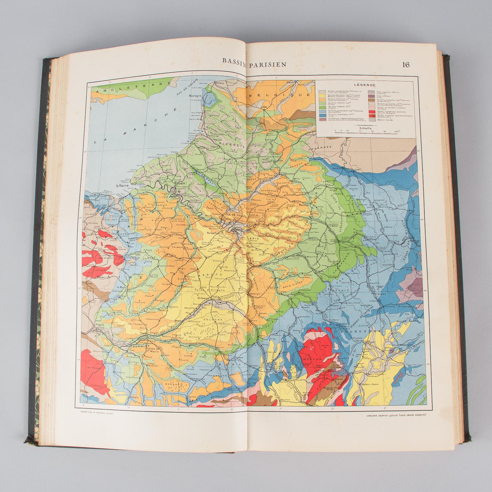 French Book Atlas Universel Quillet, 1923 For Sale 3