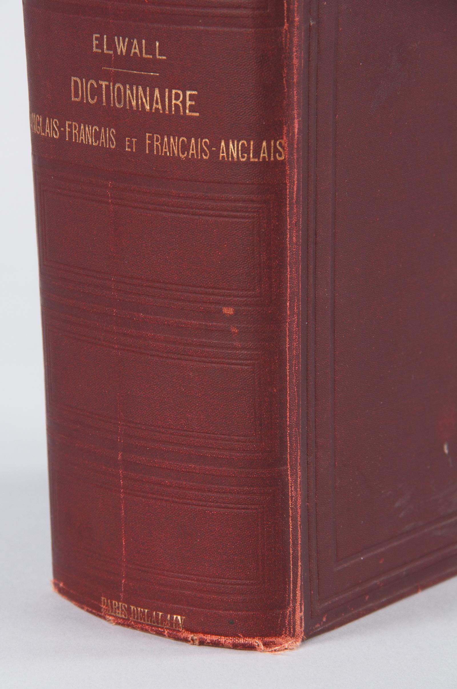 French Book-Dictionnaire Anglais-Francais by Alfred Elwall, 1901 In Good Condition In Austin, TX