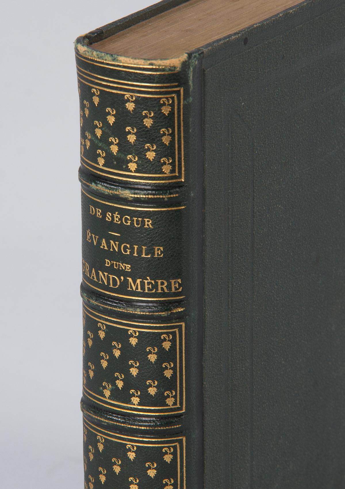 French Book Evangile d'une Grand Mere by Comtesse de Segur, 1866 In Good Condition In Austin, TX