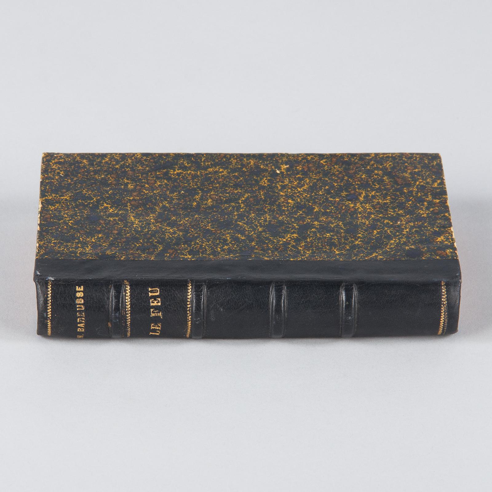 French Book, Le Feu, Journal d'une Escouade by Henri Barbusse, 1917 For Sale 4