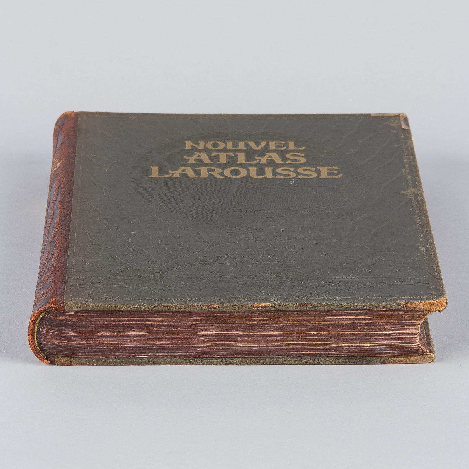 French Book Nouvel Atlas Larousse, 1924 For Sale 4