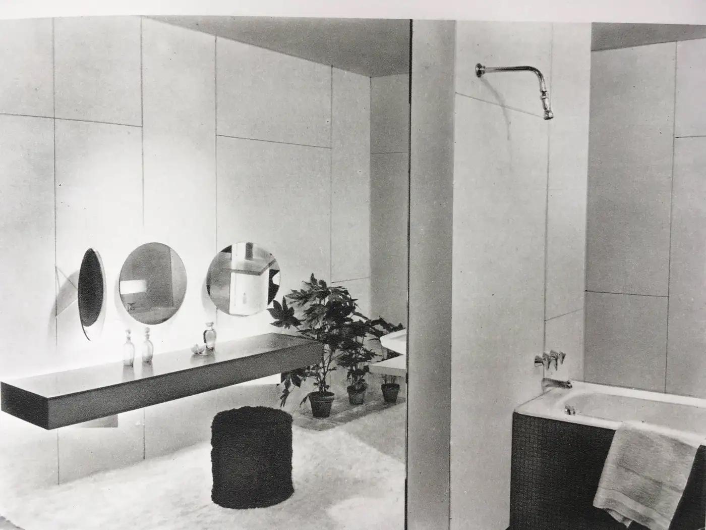 French Book on Bathroom Interiors, 'Salles de Bains et Salles D'Eau', 1965 For Sale 4