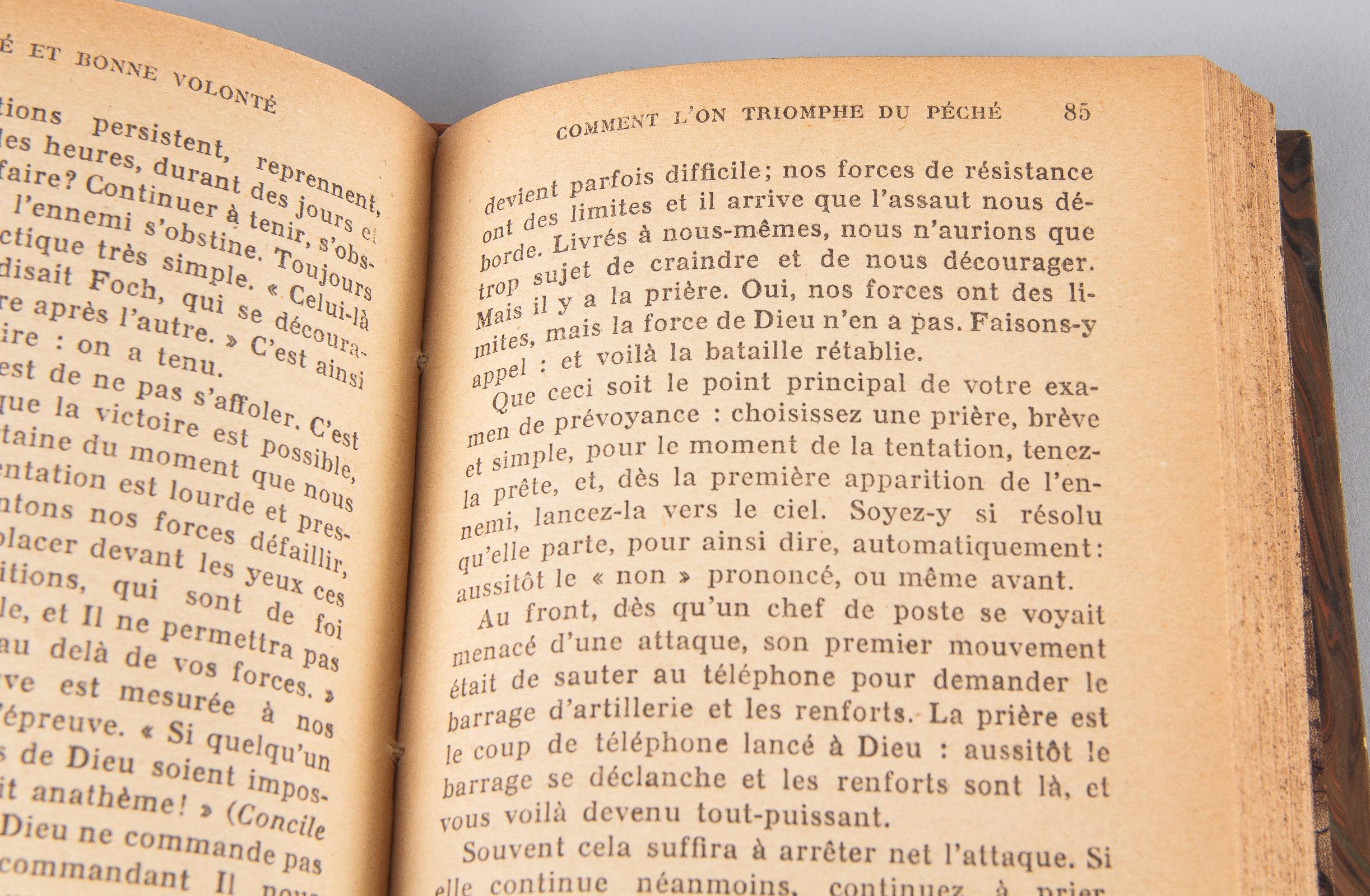 French Book Saintete et Bonne Volonte by P. Martial Lekeux, 1936 4