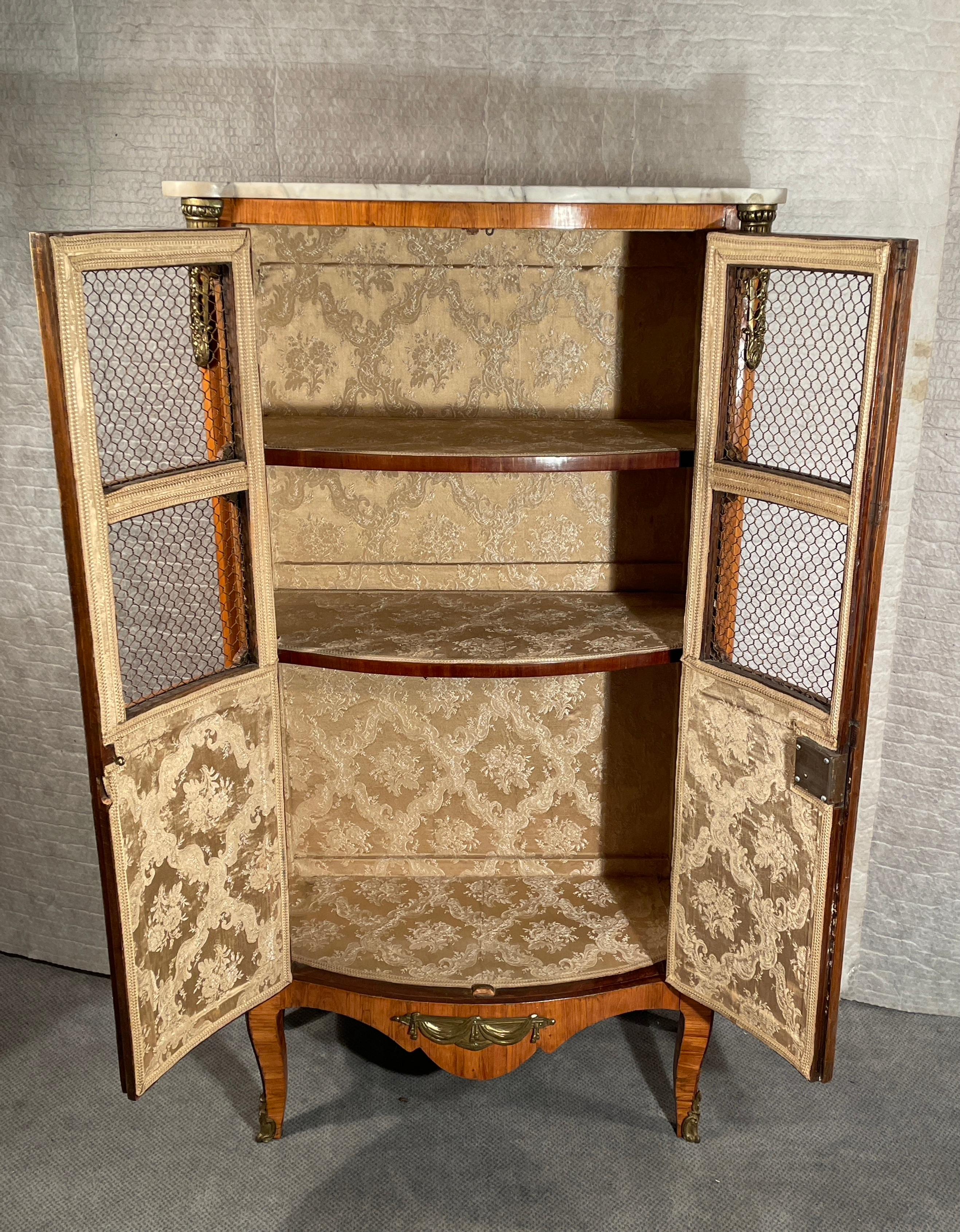 French Bookcase, Louis XV Style 19th century.  For Sale 4