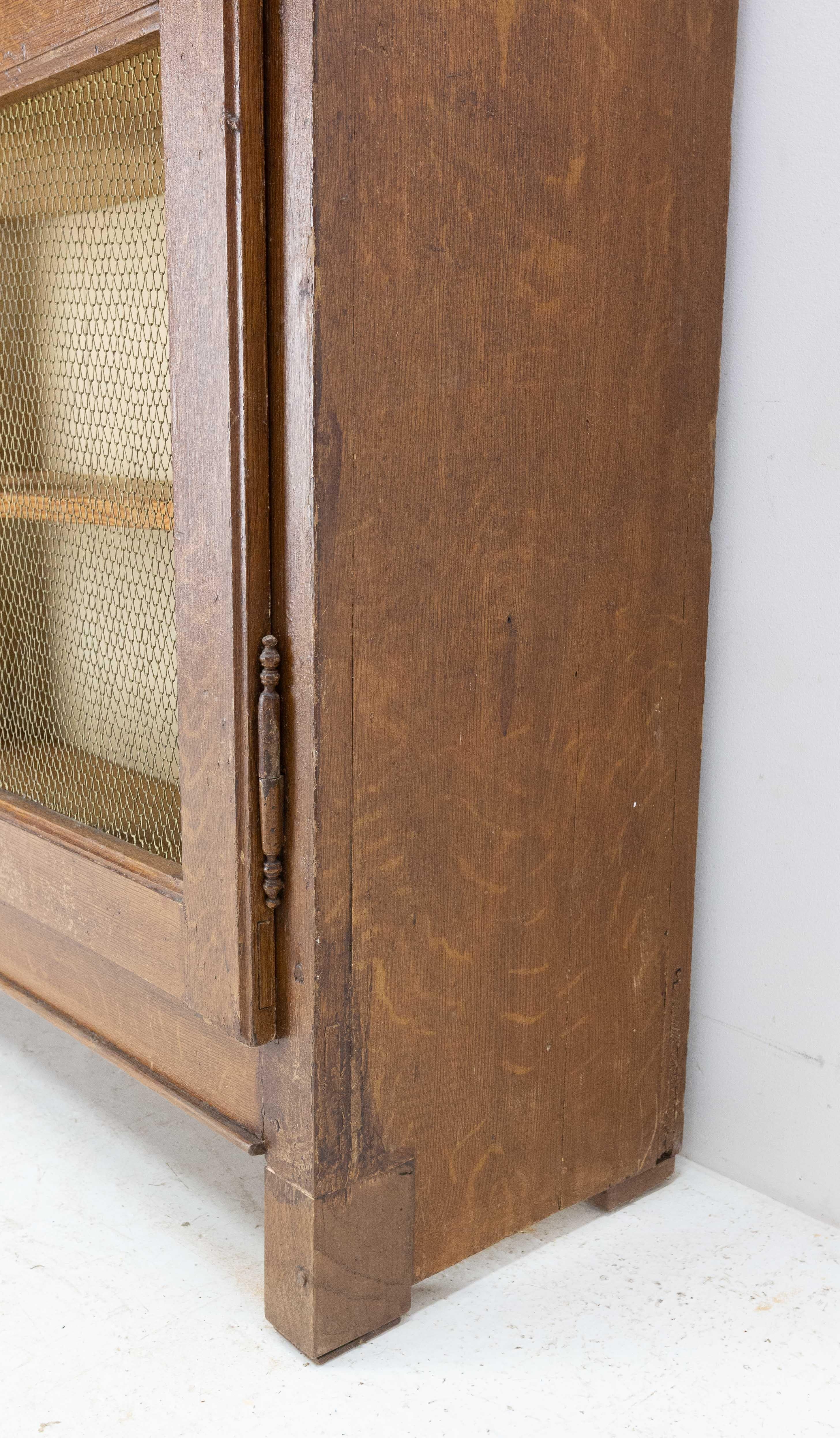 French Bookcase with Brass Mesh Doors Late 19th Century For Sale 6