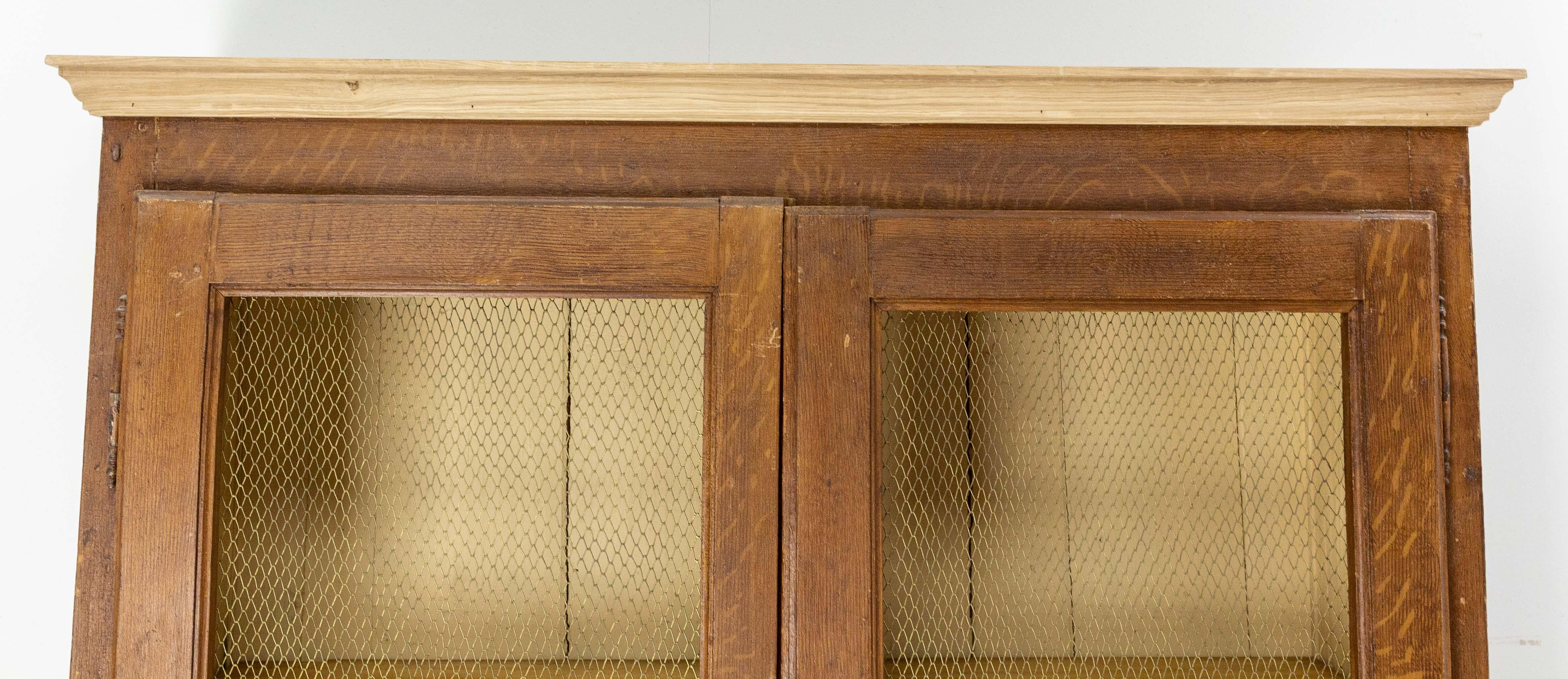 French Bookcase with Brass Mesh Doors Late 19th Century For Sale 3