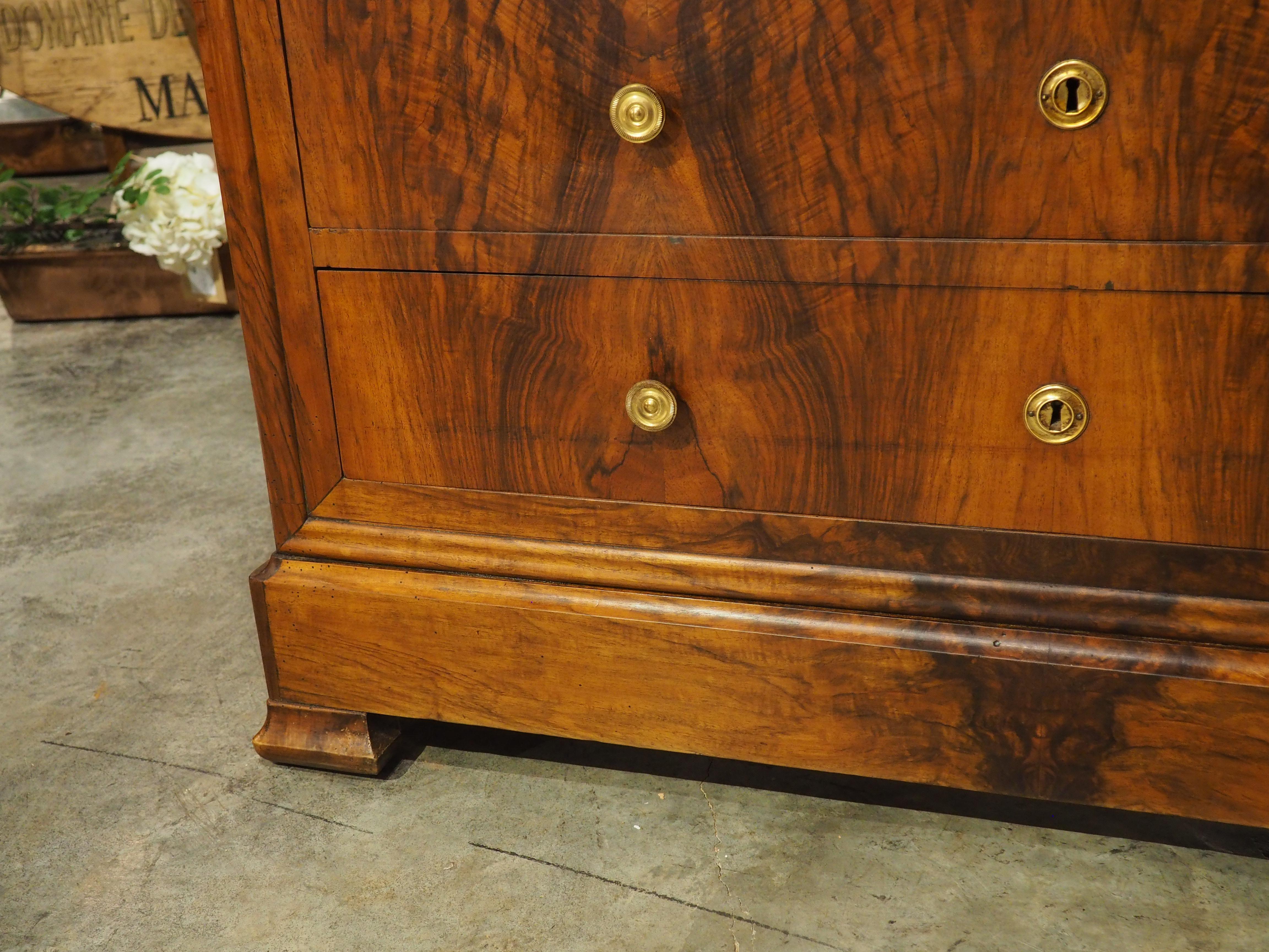 Commode francese in noce Louis Philippe, piano in marmo color carbone, C.C. 1900 in vendita 2