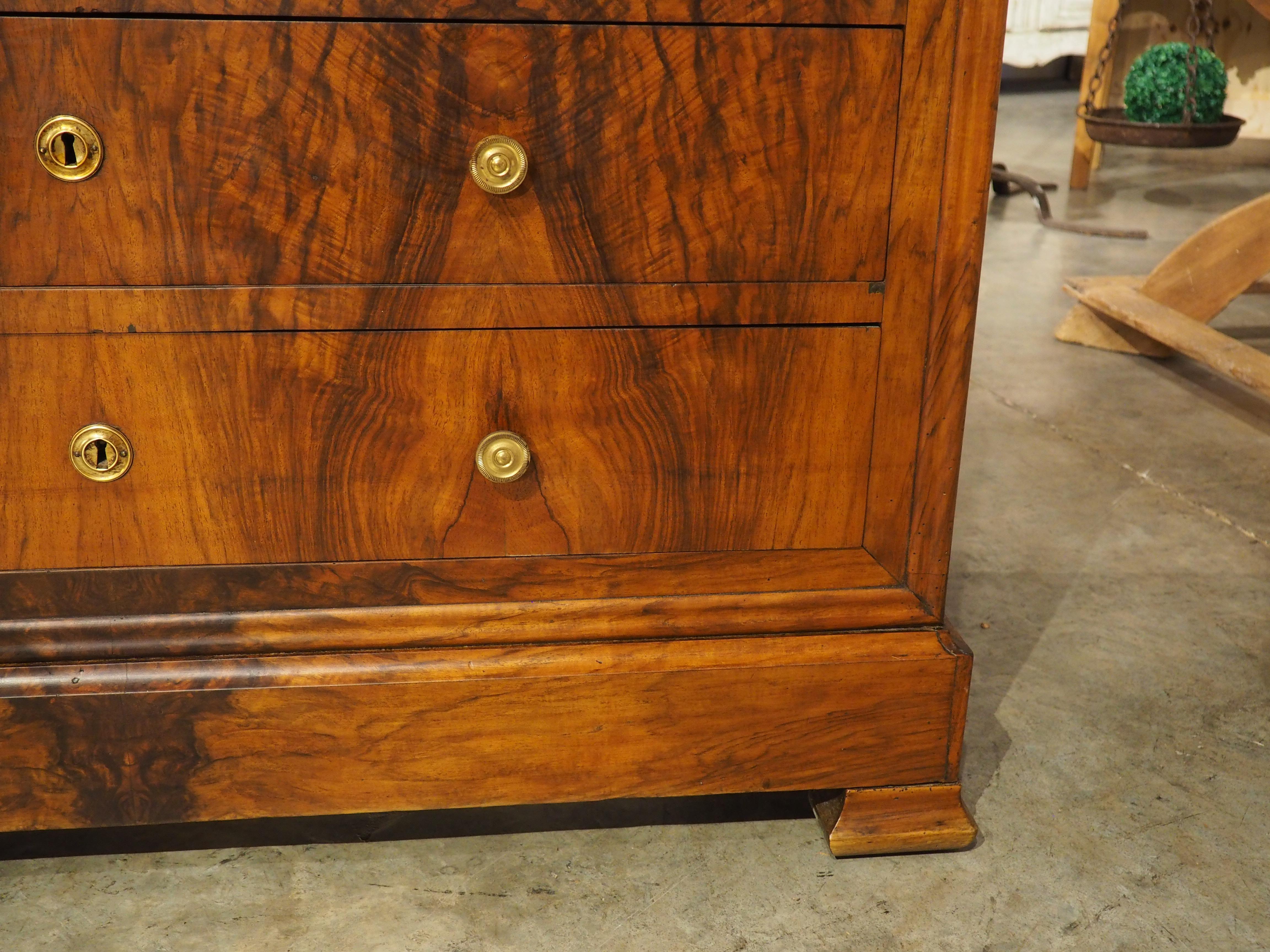 Commode francese in noce Louis Philippe, piano in marmo color carbone, C.C. 1900 in vendita 3