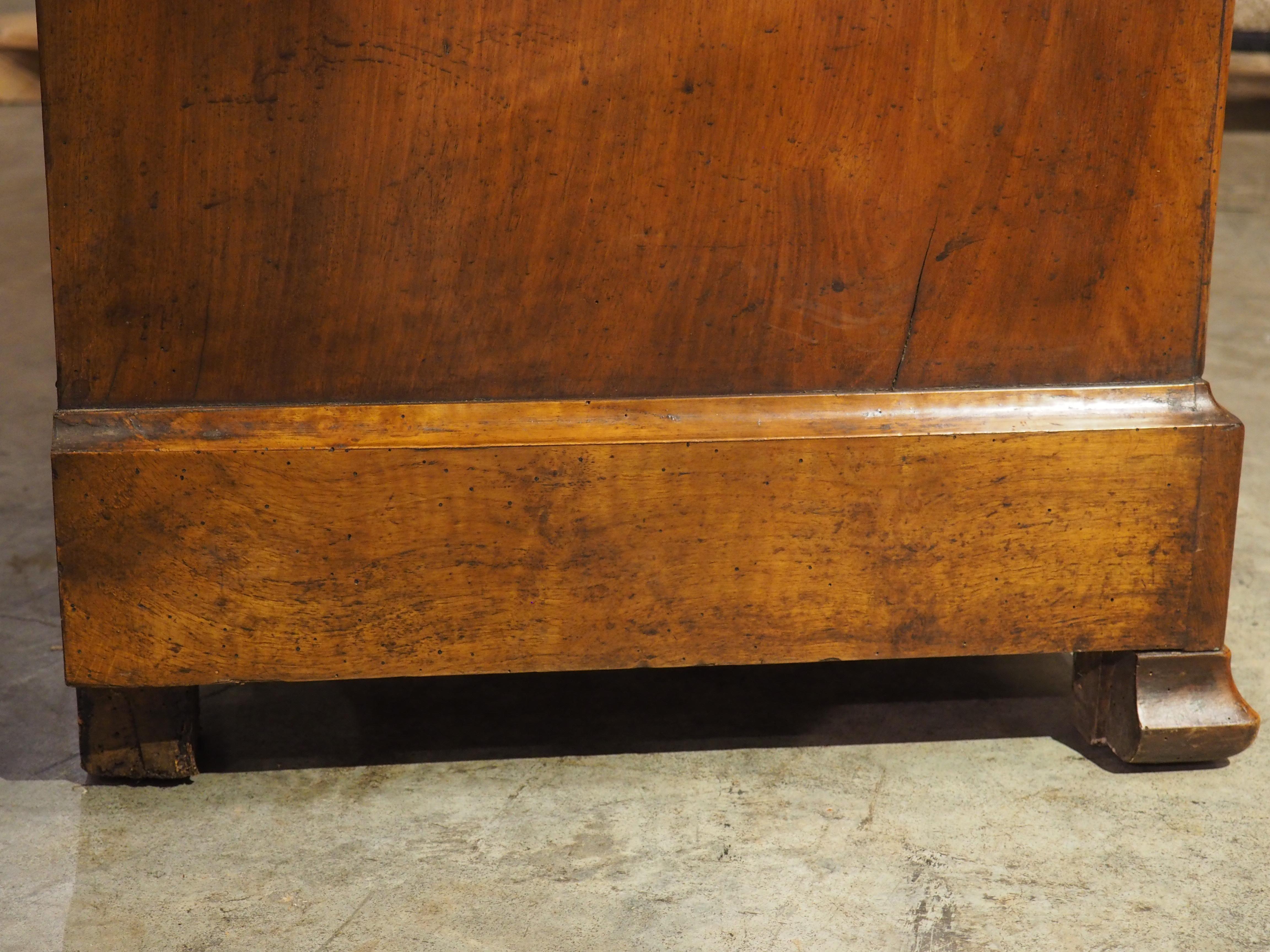 Commode francese in noce Louis Philippe, piano in marmo color carbone, C.C. 1900 in vendita 6