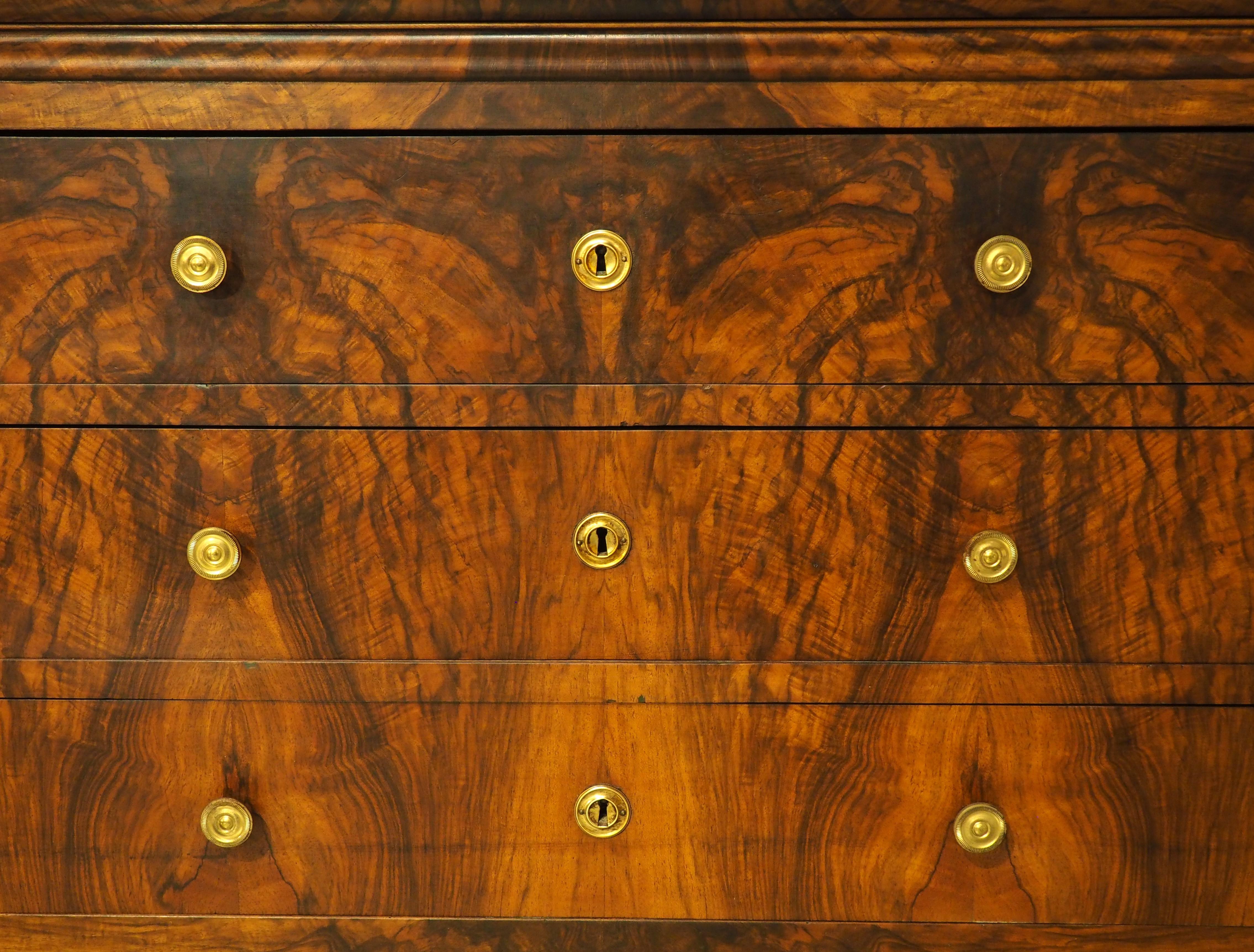 Commode francese in noce Louis Philippe, piano in marmo color carbone, C.C. 1900 in vendita 1